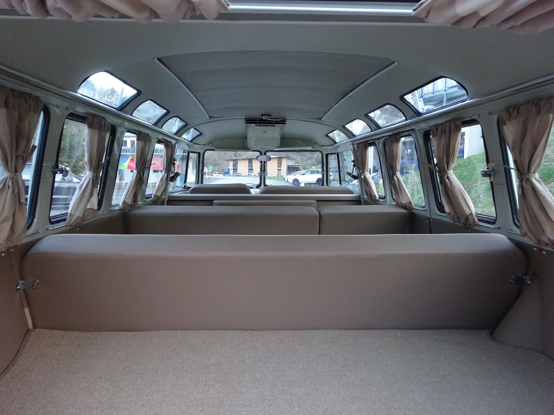 VW T1 Bulli Samba Camper-image-12