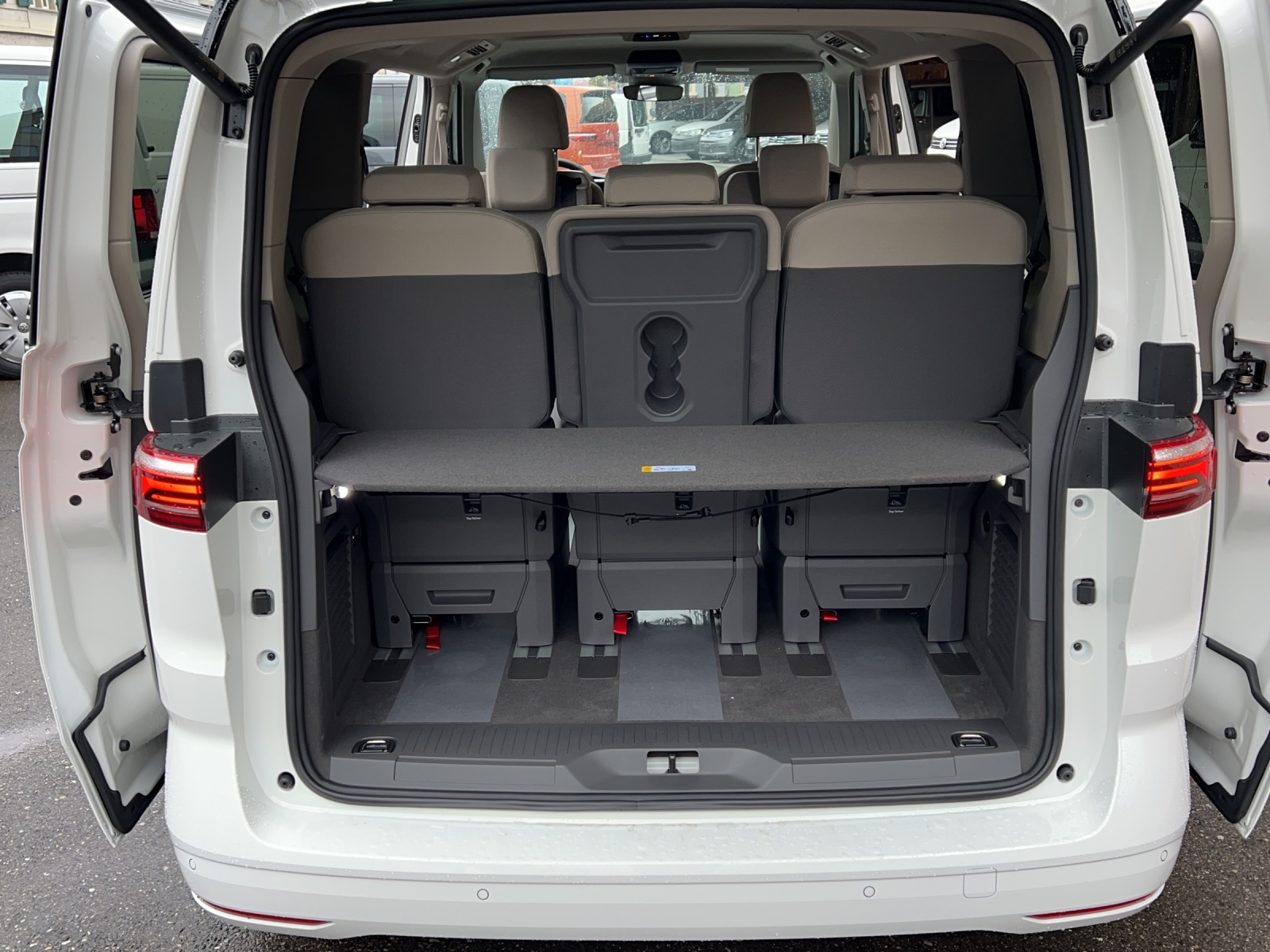 VW Multivan 1.4 eHybrid Life Edition DSG-image-10