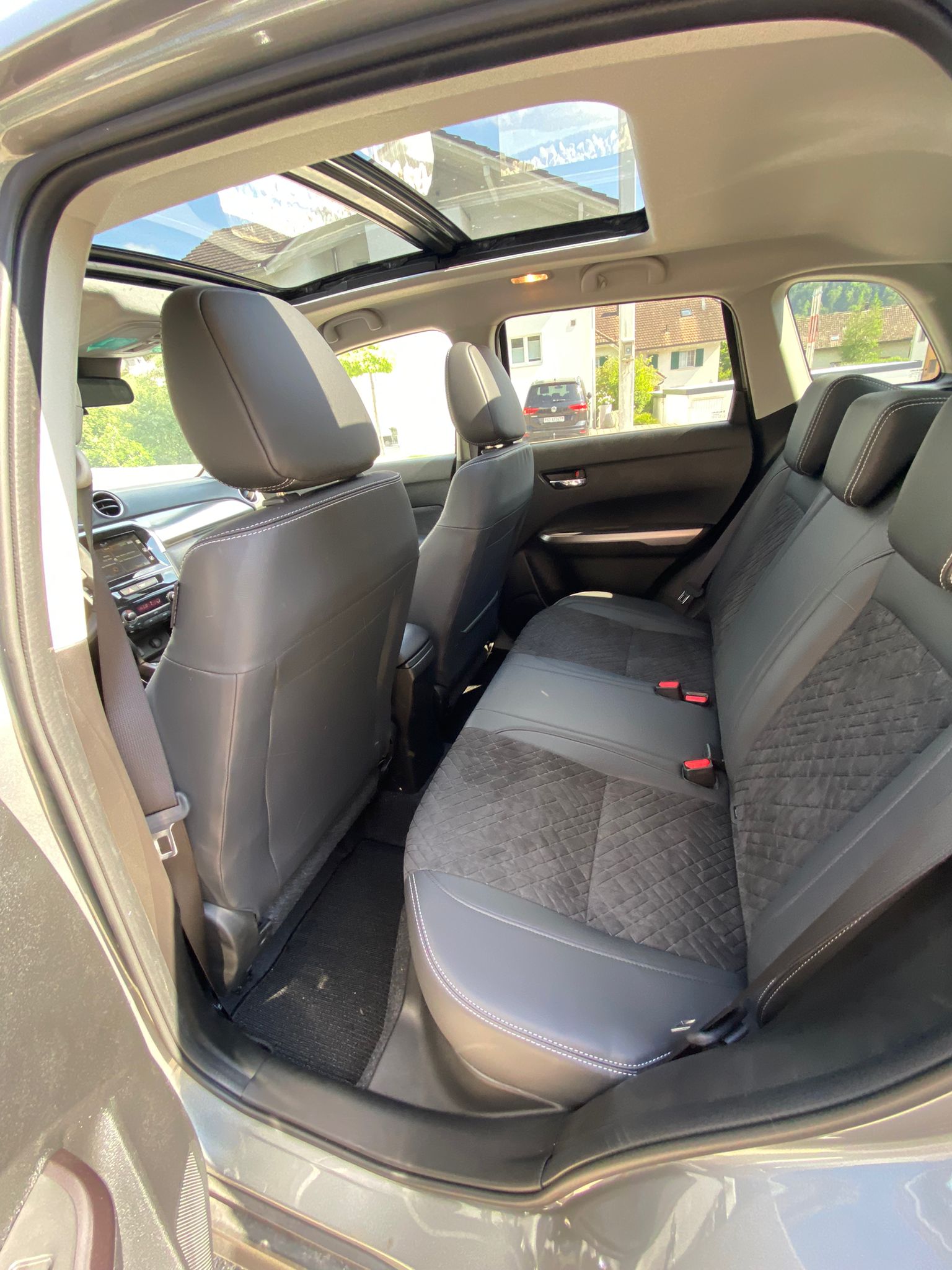 SUZUKI Vitara 1.5 Hybrid Compact Top 4x4 AGS-image-8