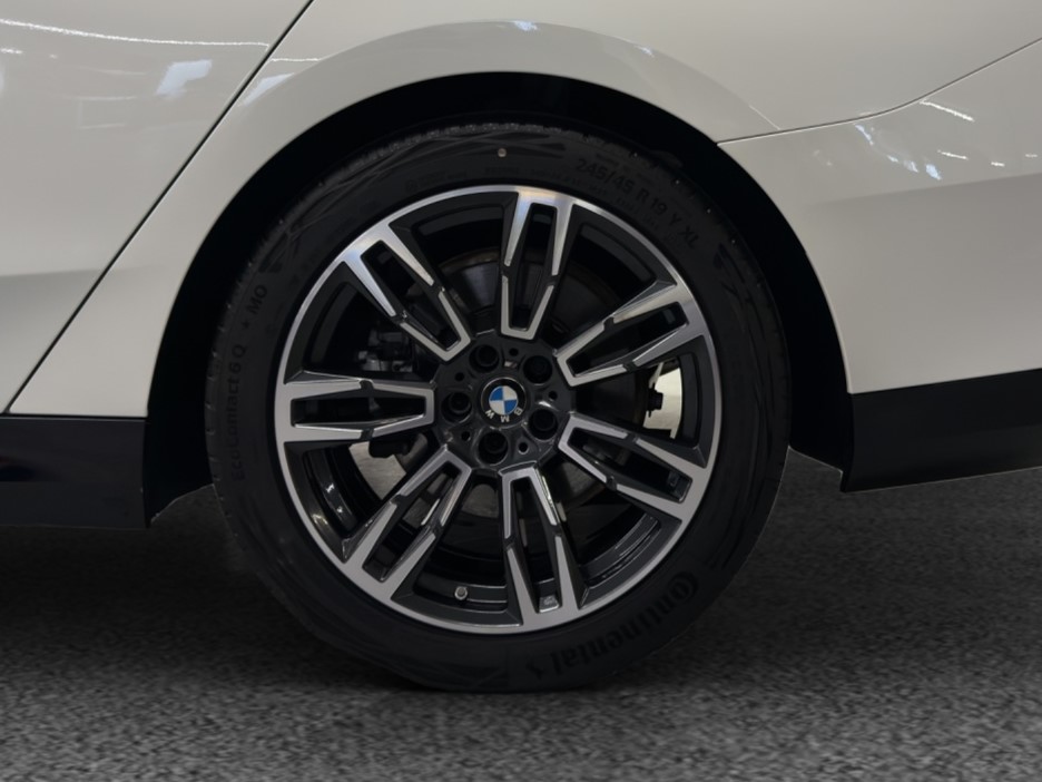 BMW 520d xDr 48V Tour M Sport-image-8