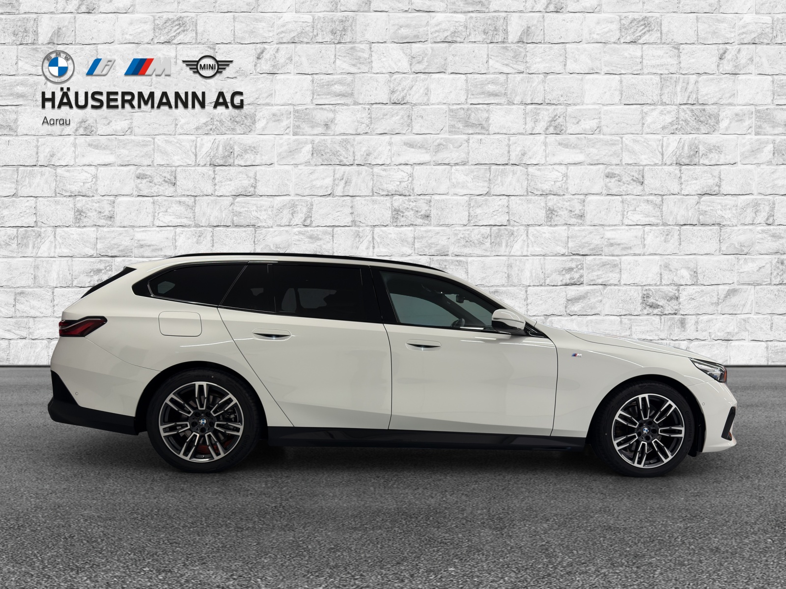 BMW 520d xDr 48V Tour M Sport-showroom-element-3