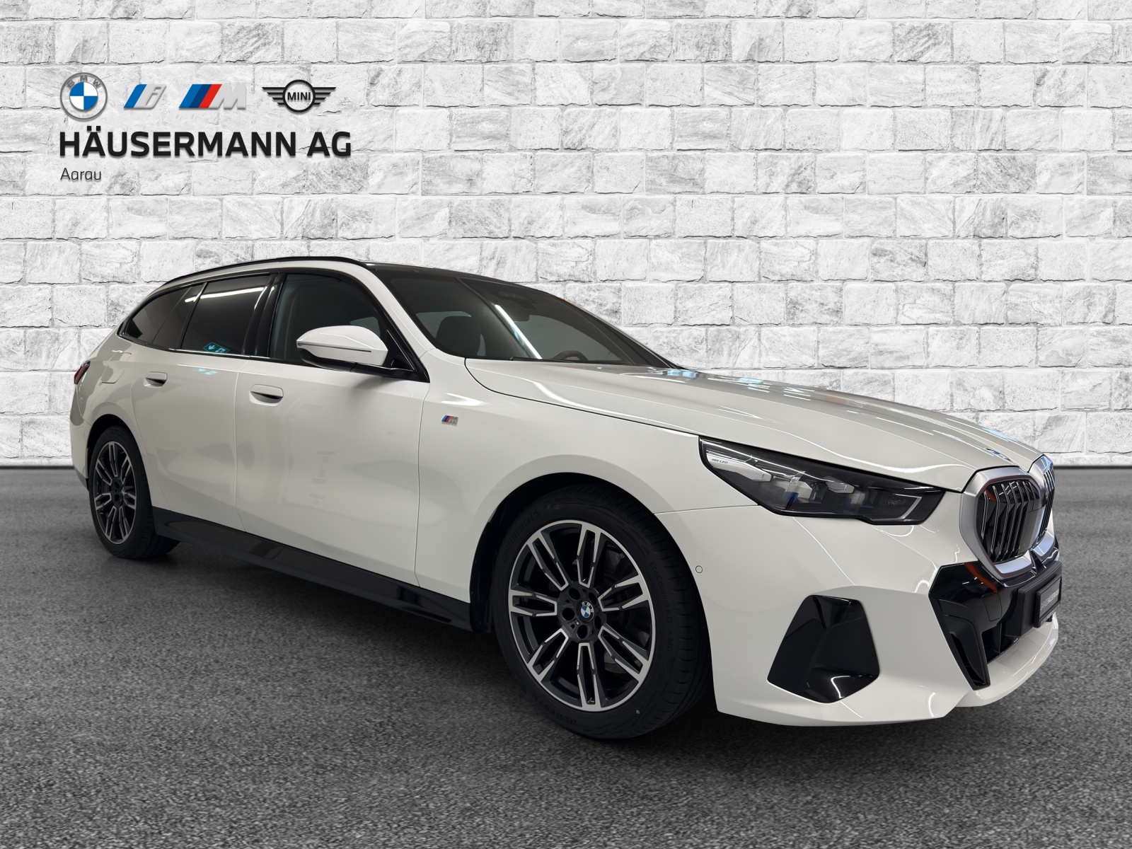 BMW 520d xDr 48V Tour M Sport-showroom-element-2