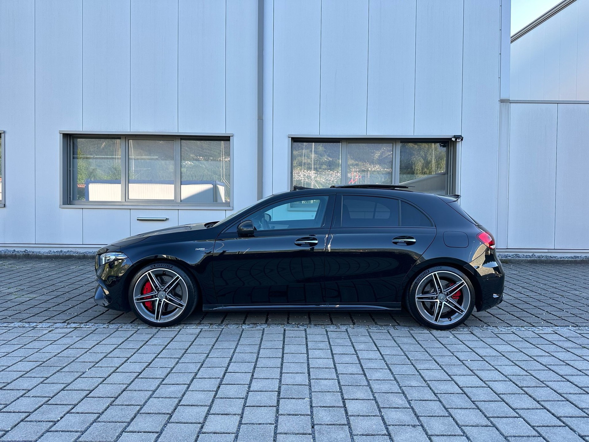 MERCEDES-BENZ A 45 S AMG 4Matic+ Speedshift-image-13