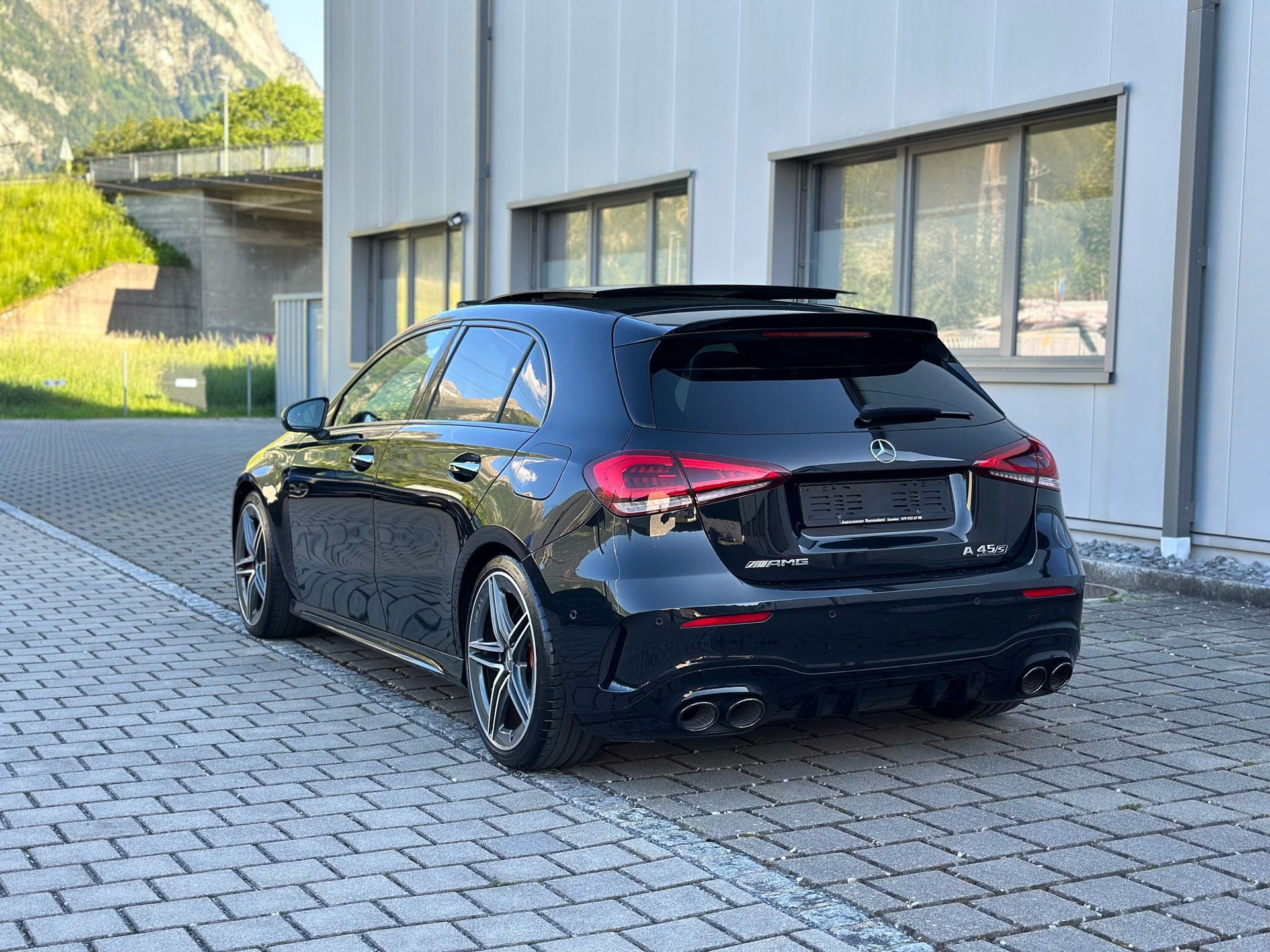 MERCEDES-BENZ A 45 S AMG 4Matic+ Speedshift-image-12