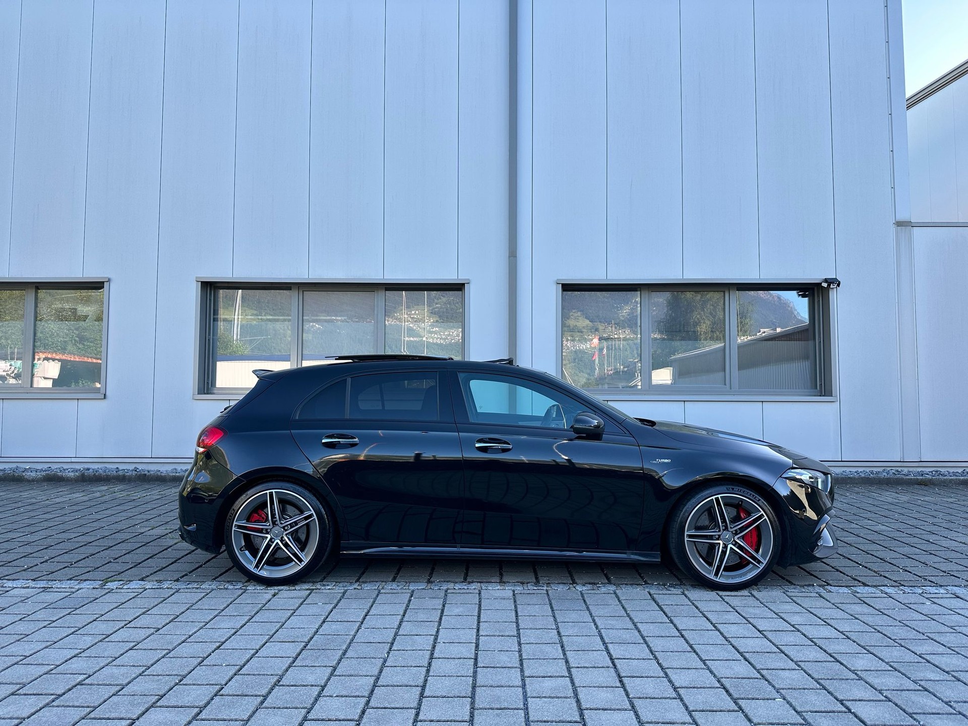 MERCEDES-BENZ A 45 S AMG 4Matic+ Speedshift-image-1