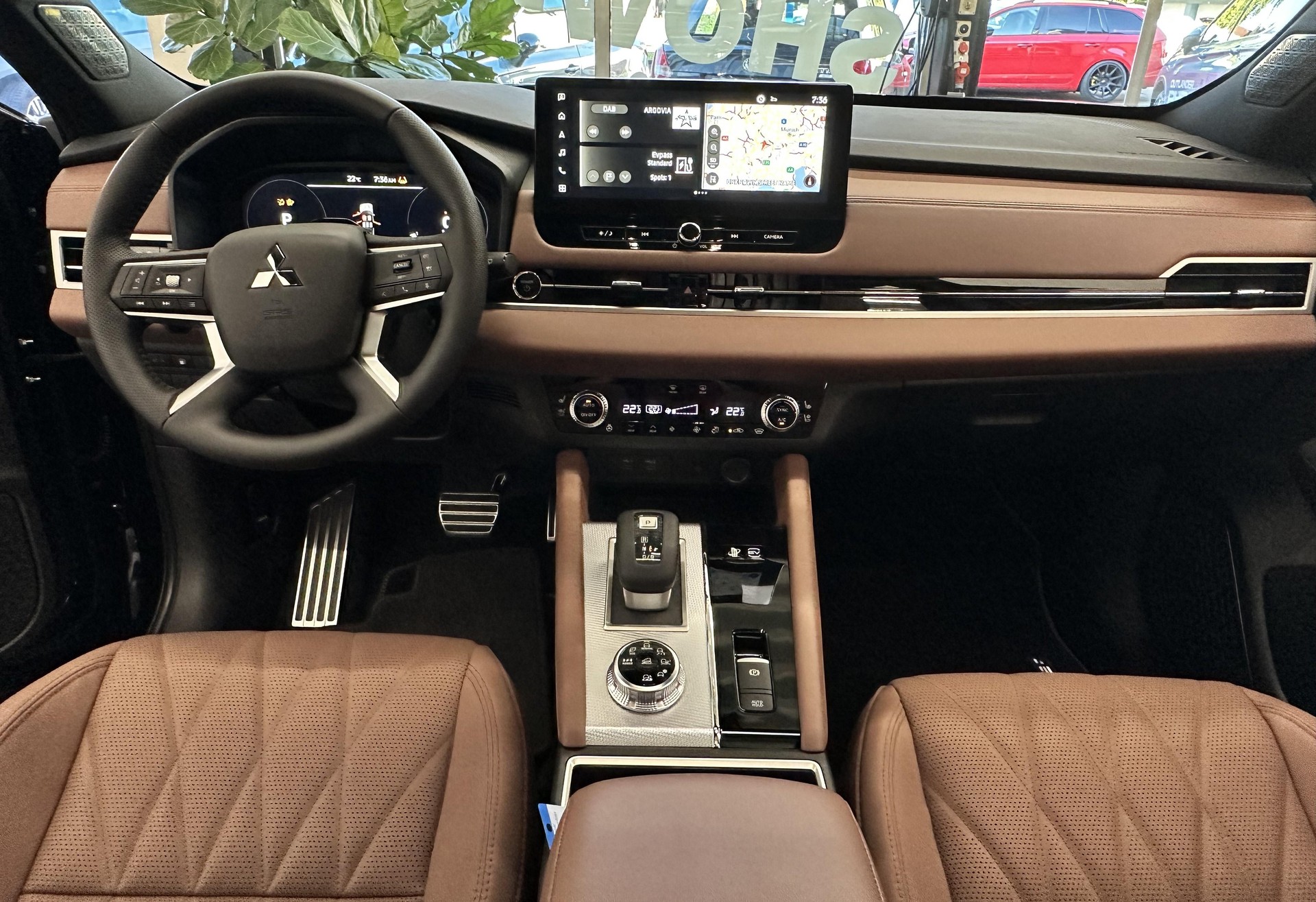 MITSUBISHI Outlander 2.4 PHEV Instyle+ 4x4-image-9