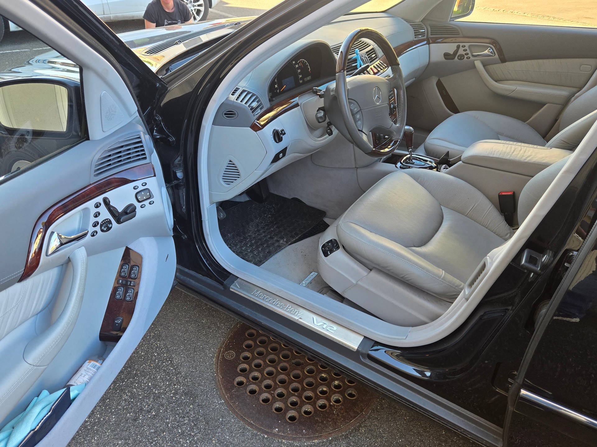 MERCEDES-BENZ S 600 L-image-8