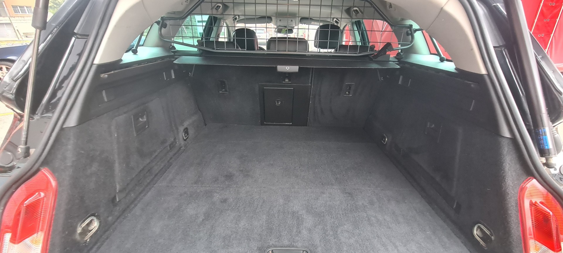 OPEL Insignia Sports Tourer 1.6 Turbo Cosmo Automatic-image-10