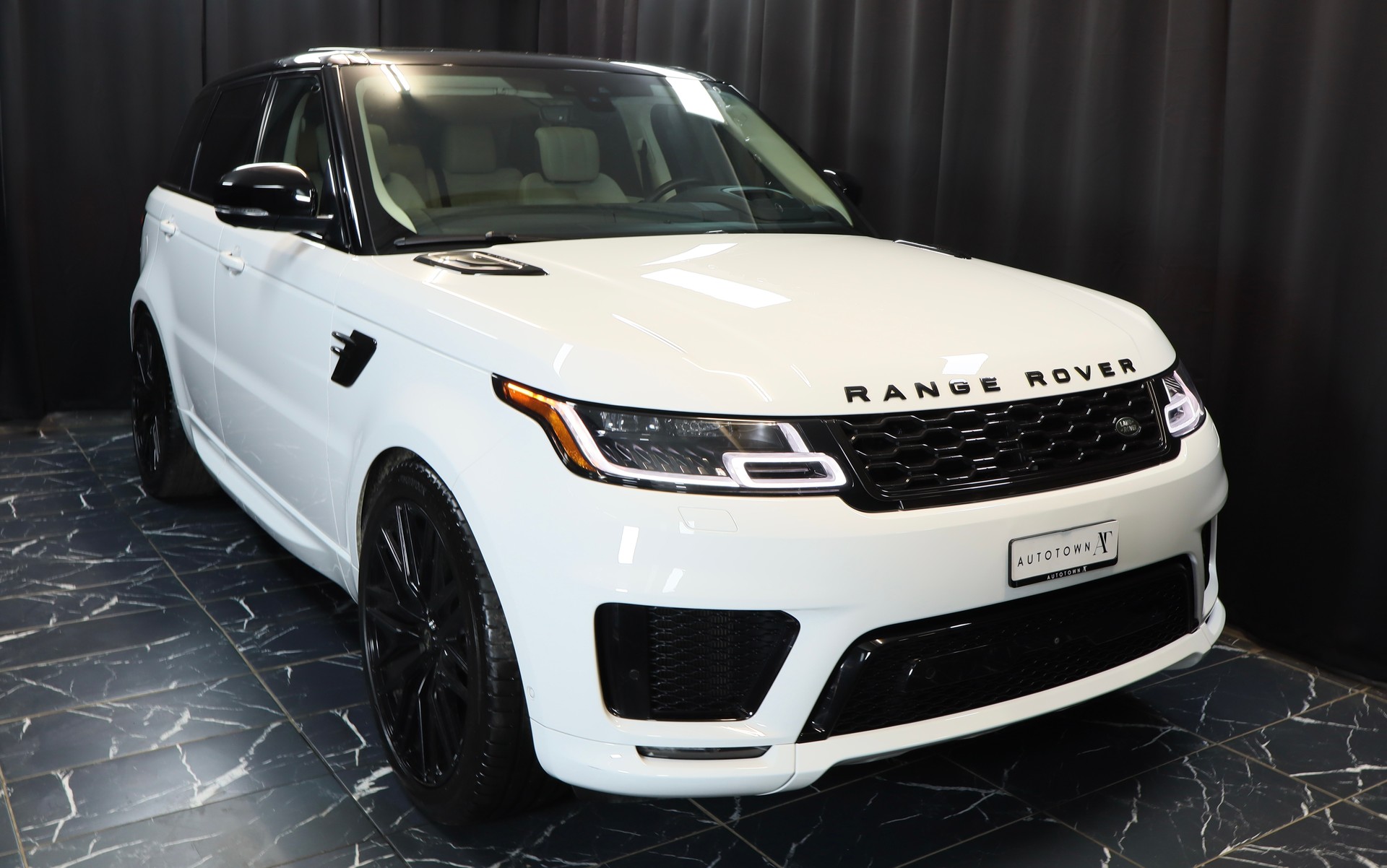 LAND ROVER 3.0 V6 S/C HSE Dynamic Automatic