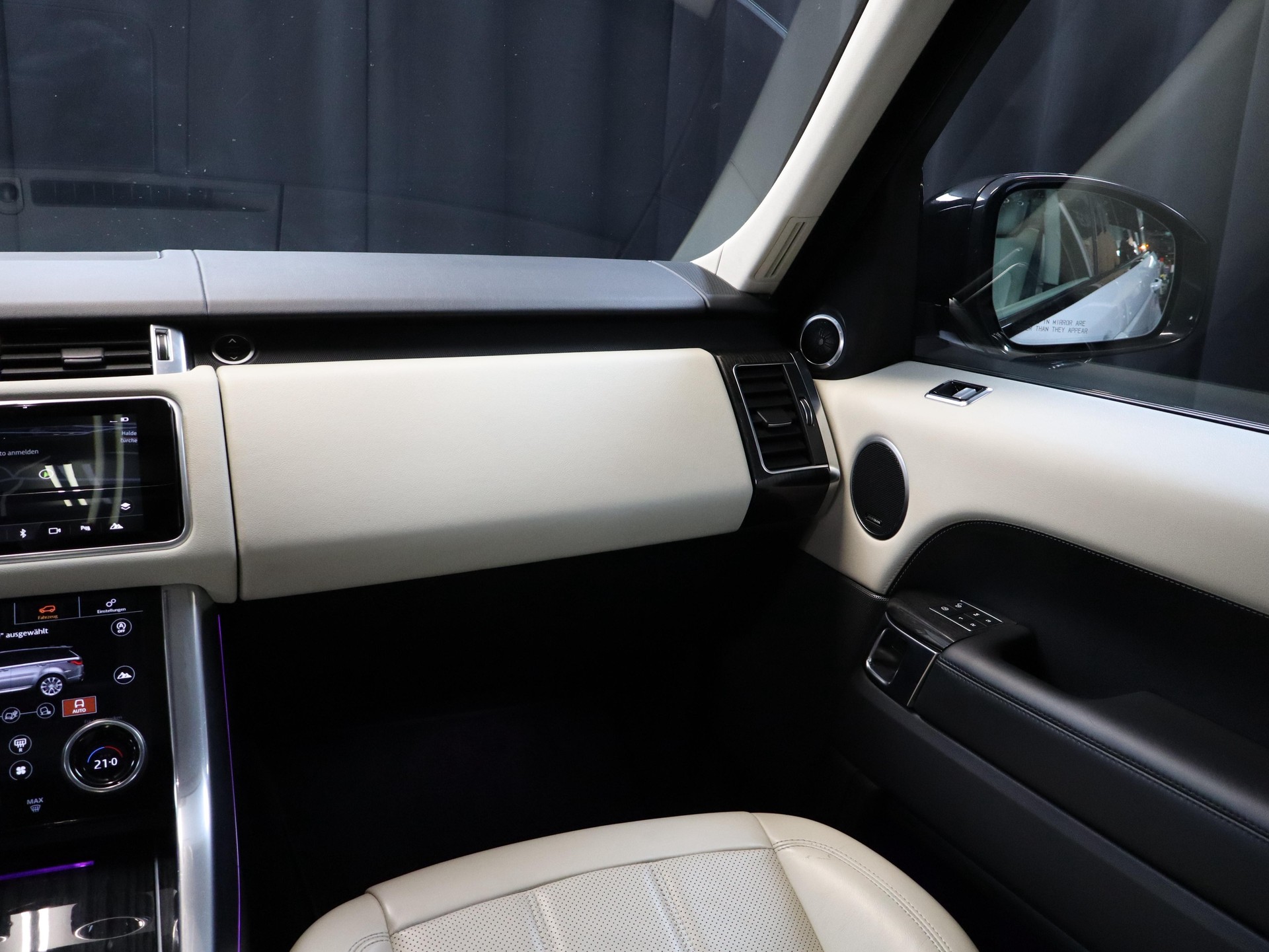 LAND ROVER 3.0 V6 S/C HSE Dynamic Automatic-image-6