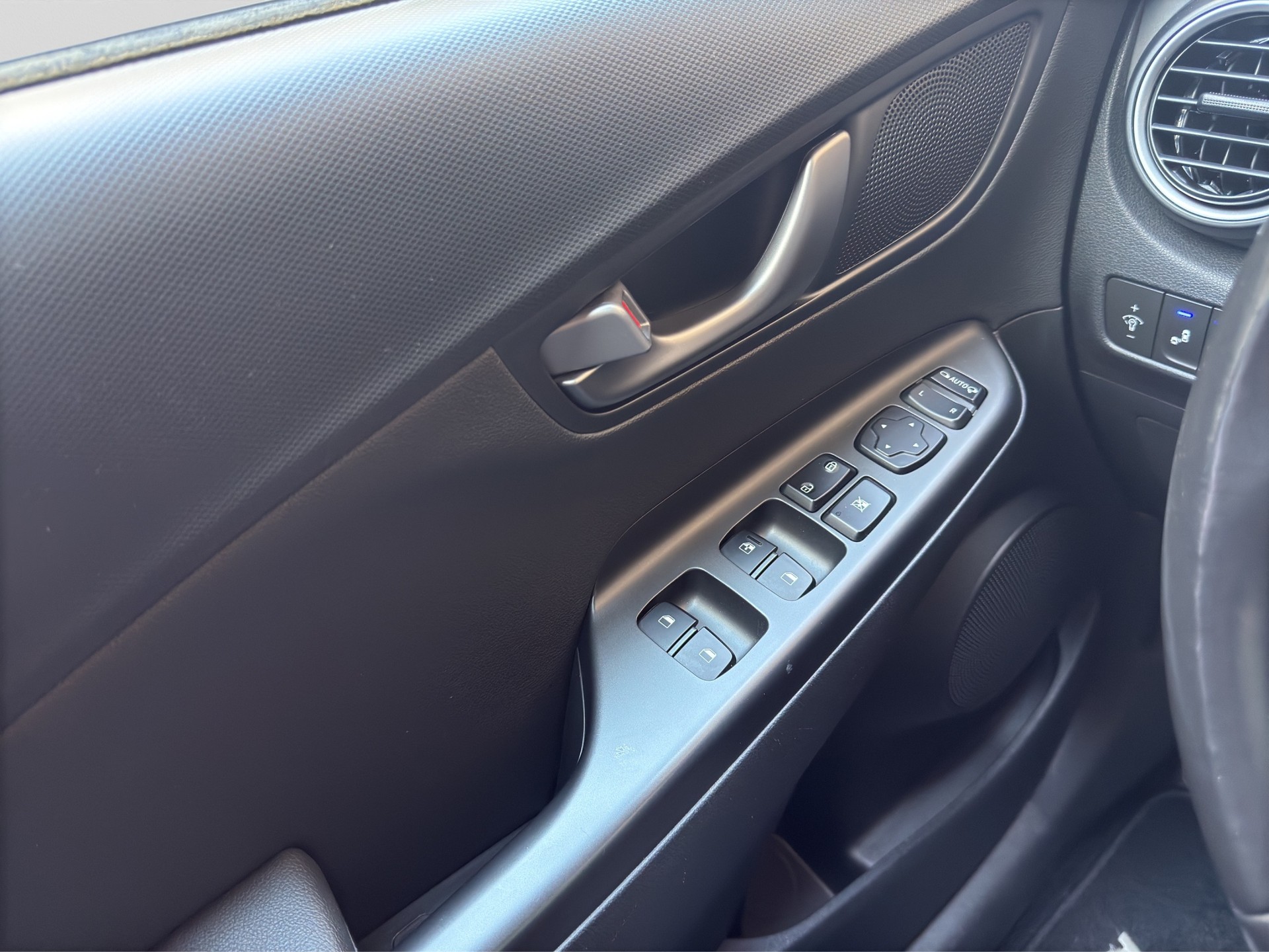 HYUNDAI Kona 1.6 CRDI Vertex 4WD-image-14