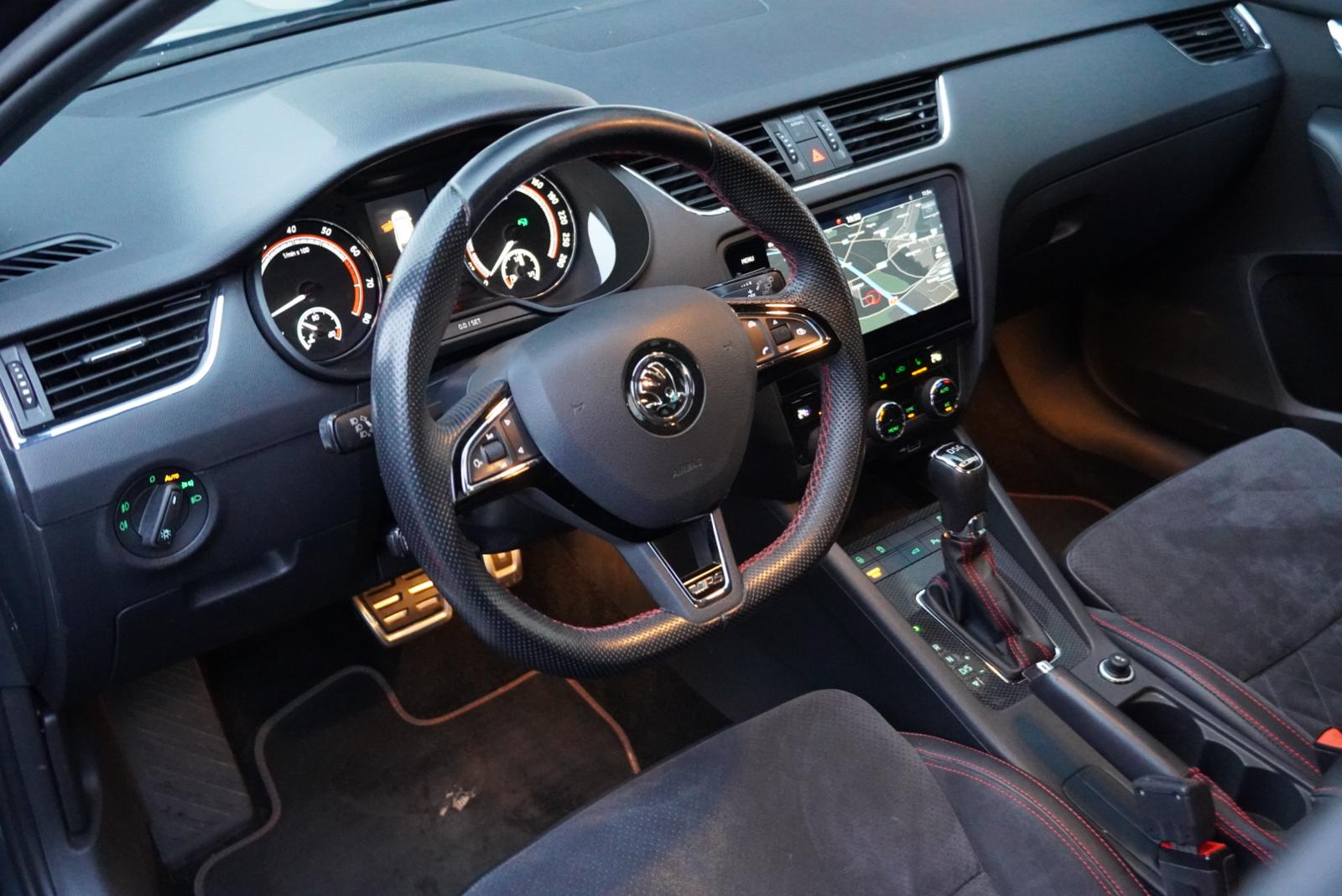 SKODA Octavia Combi 2.0 TSI RS Prag DSG-image-13