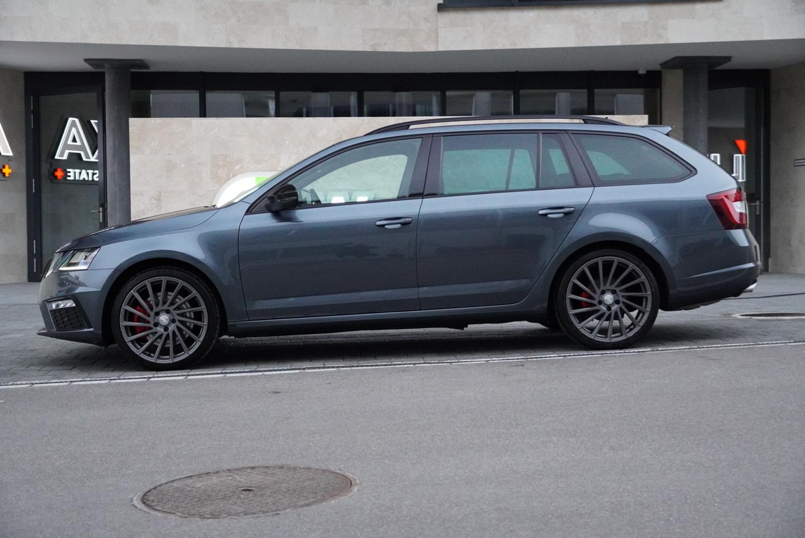 SKODA Octavia Combi 2.0 TSI RS Prag DSG-image-7