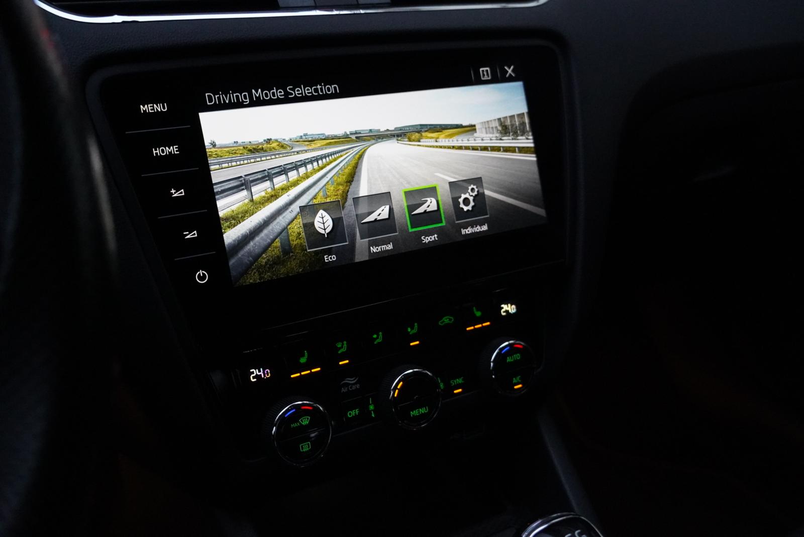 SKODA Octavia Combi 2.0 TSI RS Prag DSG-image-20