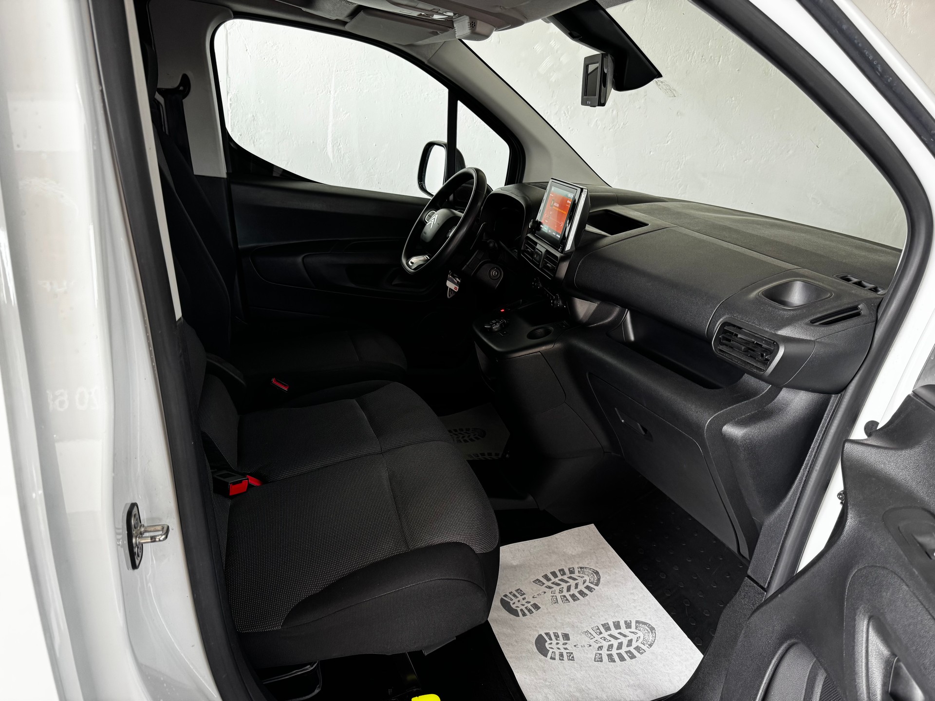 CITROEN Berlingo Van 1.2 Pure Tech 130 s/s Driver EAT8-image-11