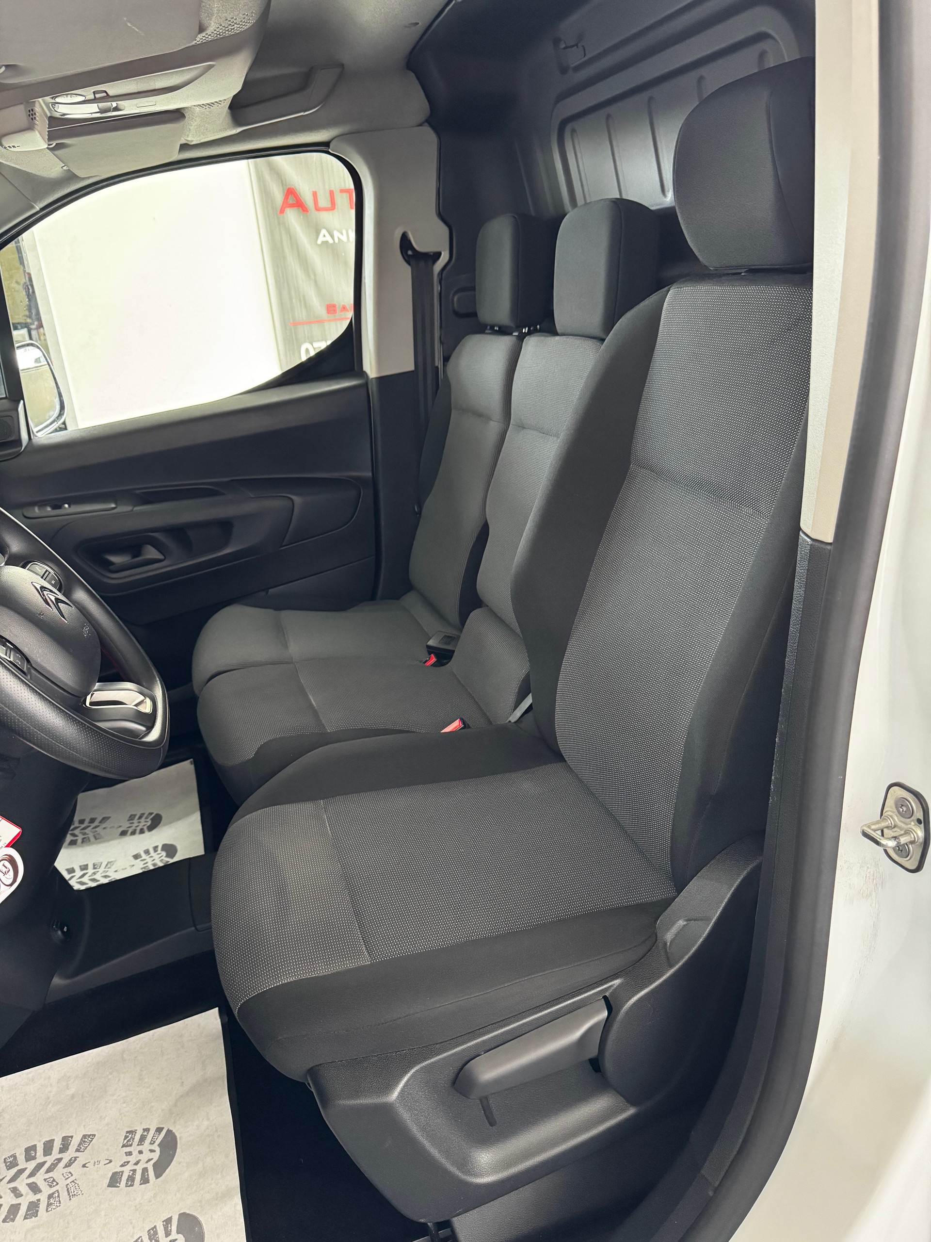 CITROEN Berlingo Van 1.2 Pure Tech 130 s/s Driver EAT8-image-13