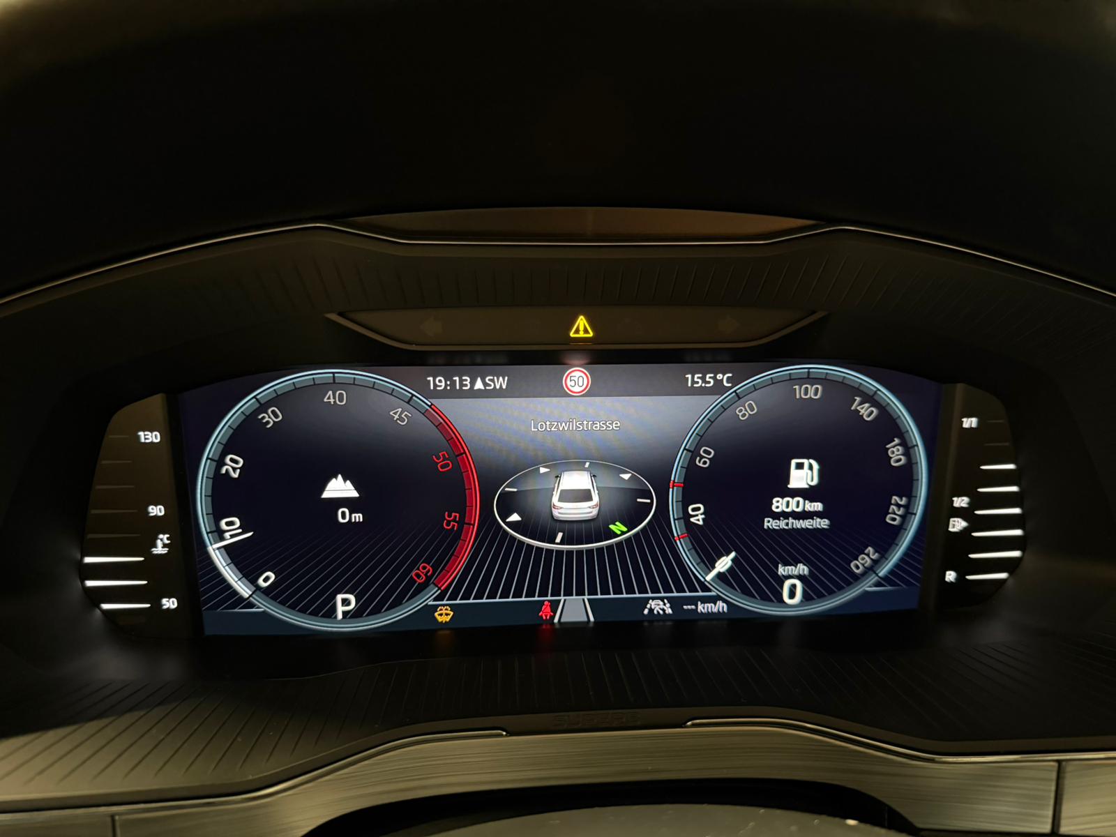 SKODA Superb Combi 2.0 TDi Ambition DSG-image-18