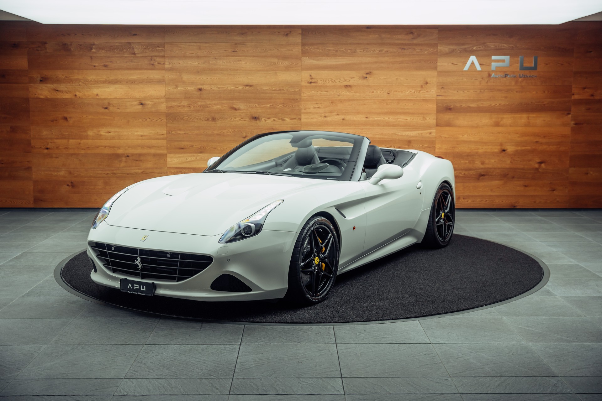 FERRARI California 3.9 V8 T-showroom-element-3