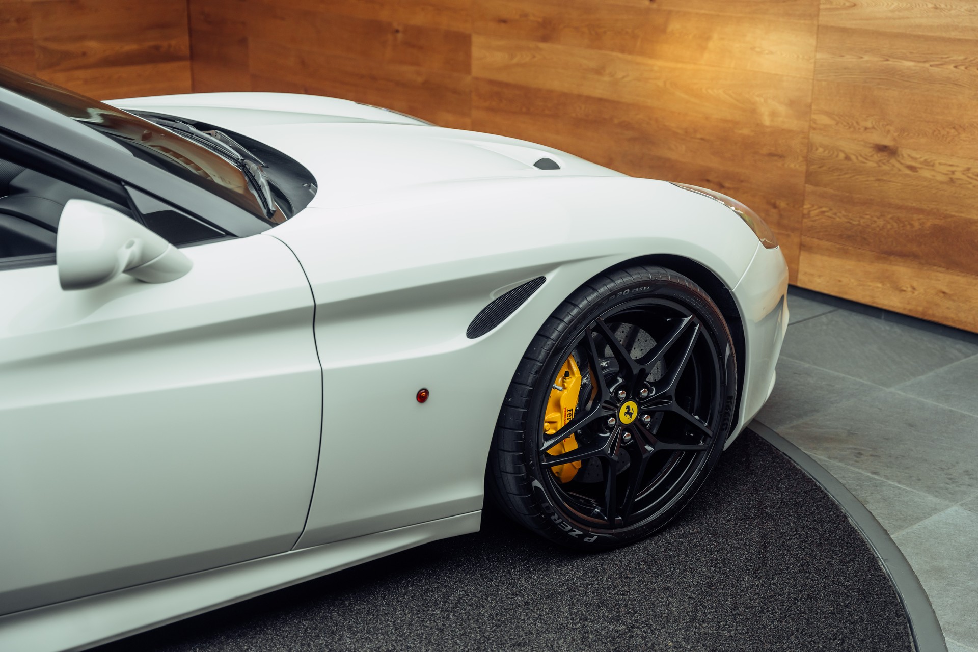 FERRARI California 3.9 V8 T-image-16