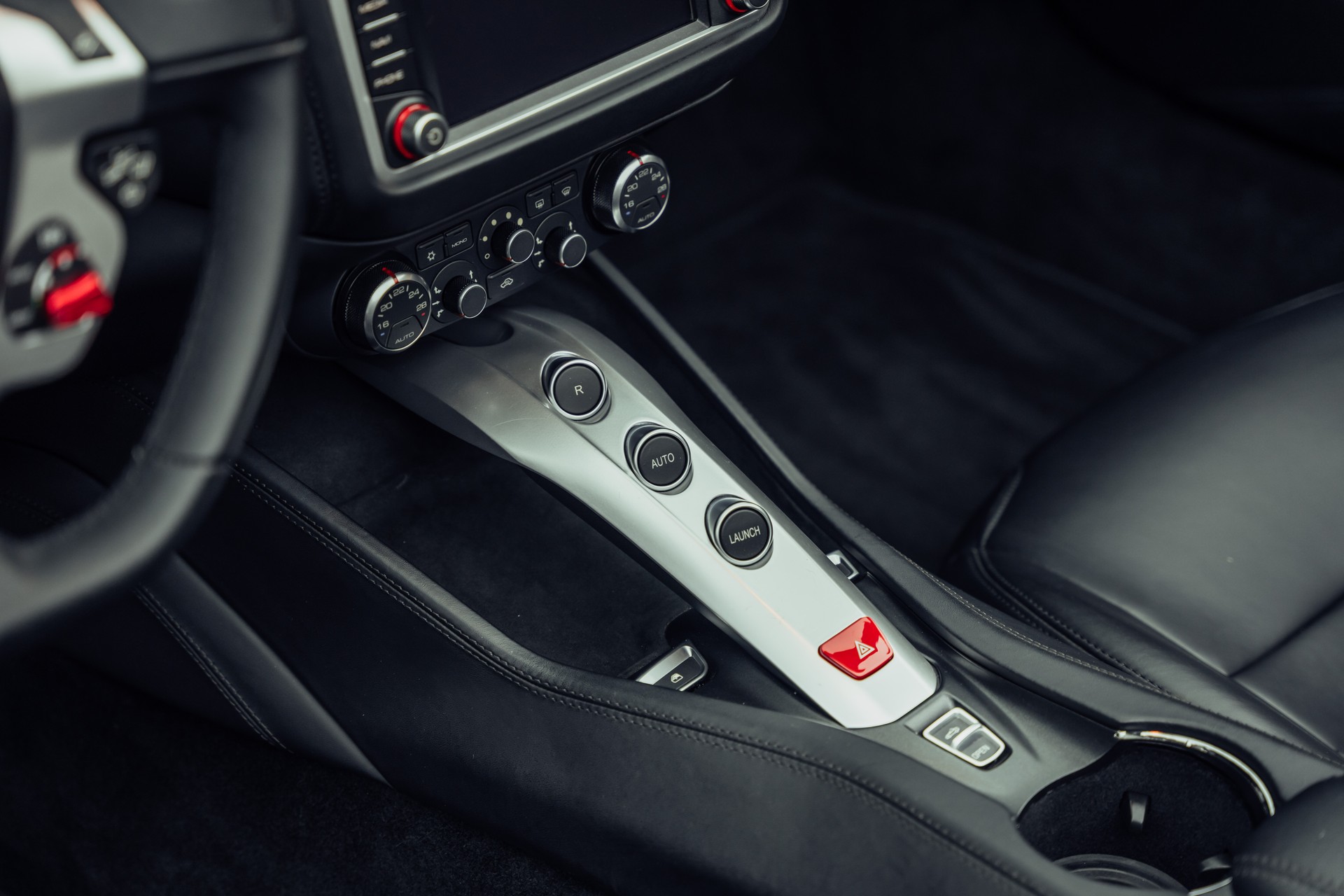 FERRARI California 3.9 V8 T-image-10