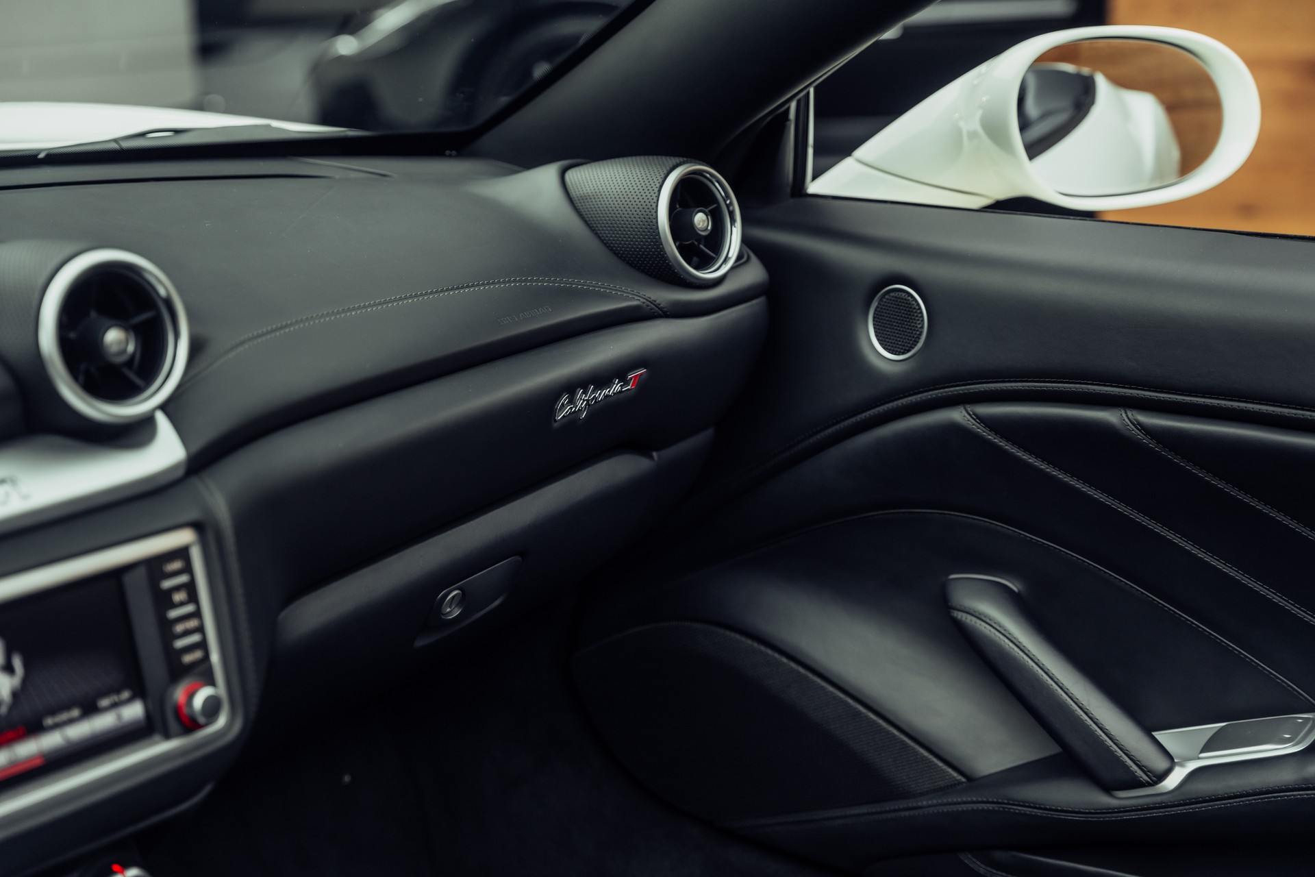 FERRARI California 3.9 V8 T-image-9