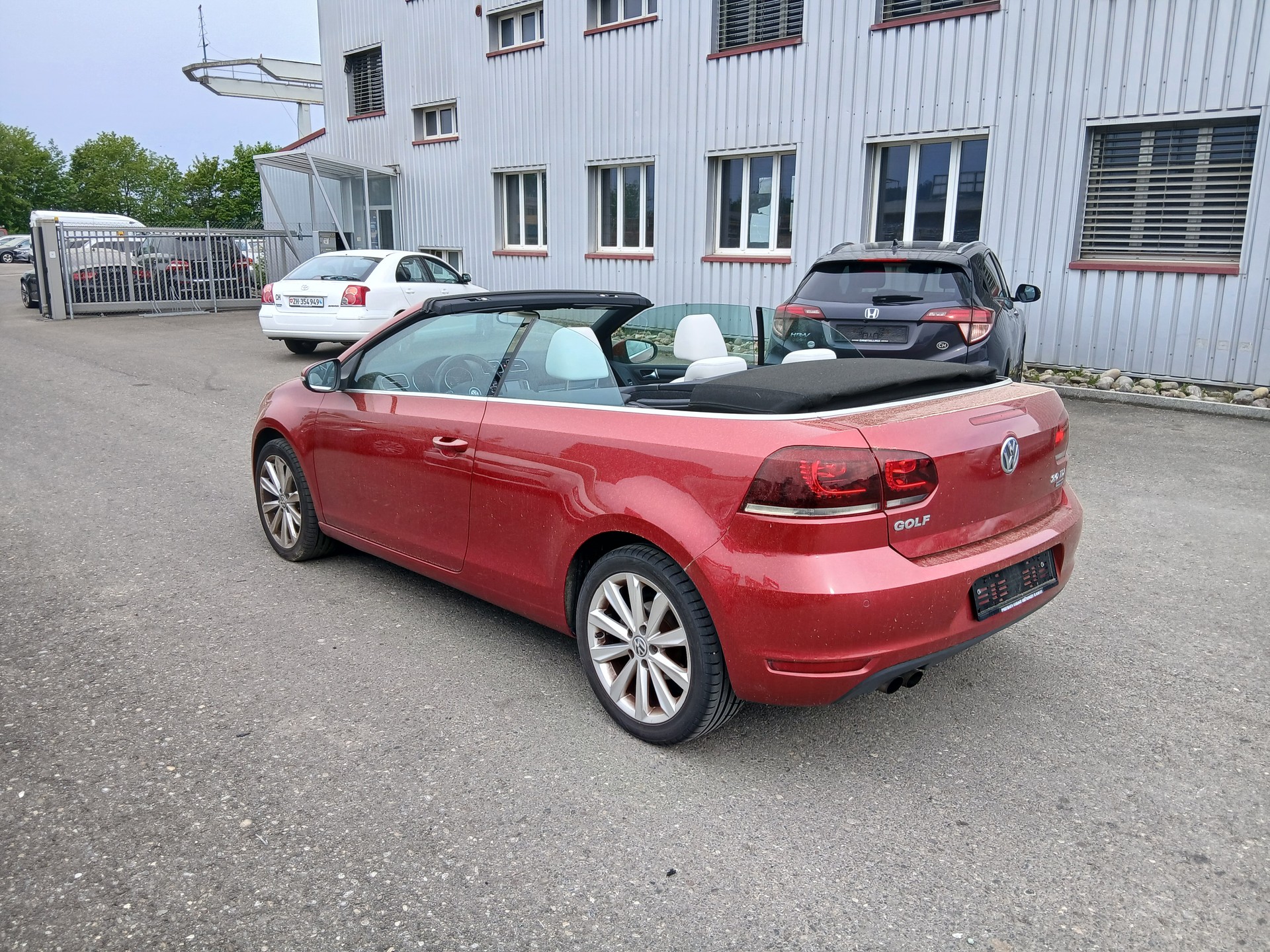 VW Golf Cabrio 2.0 TDI BMT DSG-image-4