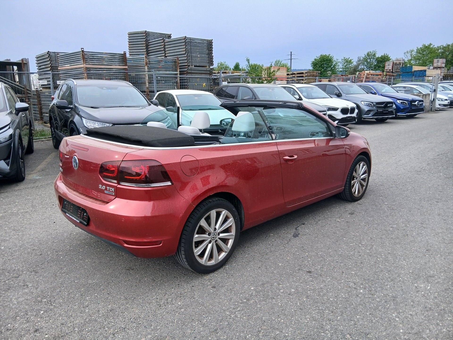 VW Golf Cabrio 2.0 TDI BMT DSG-image-3