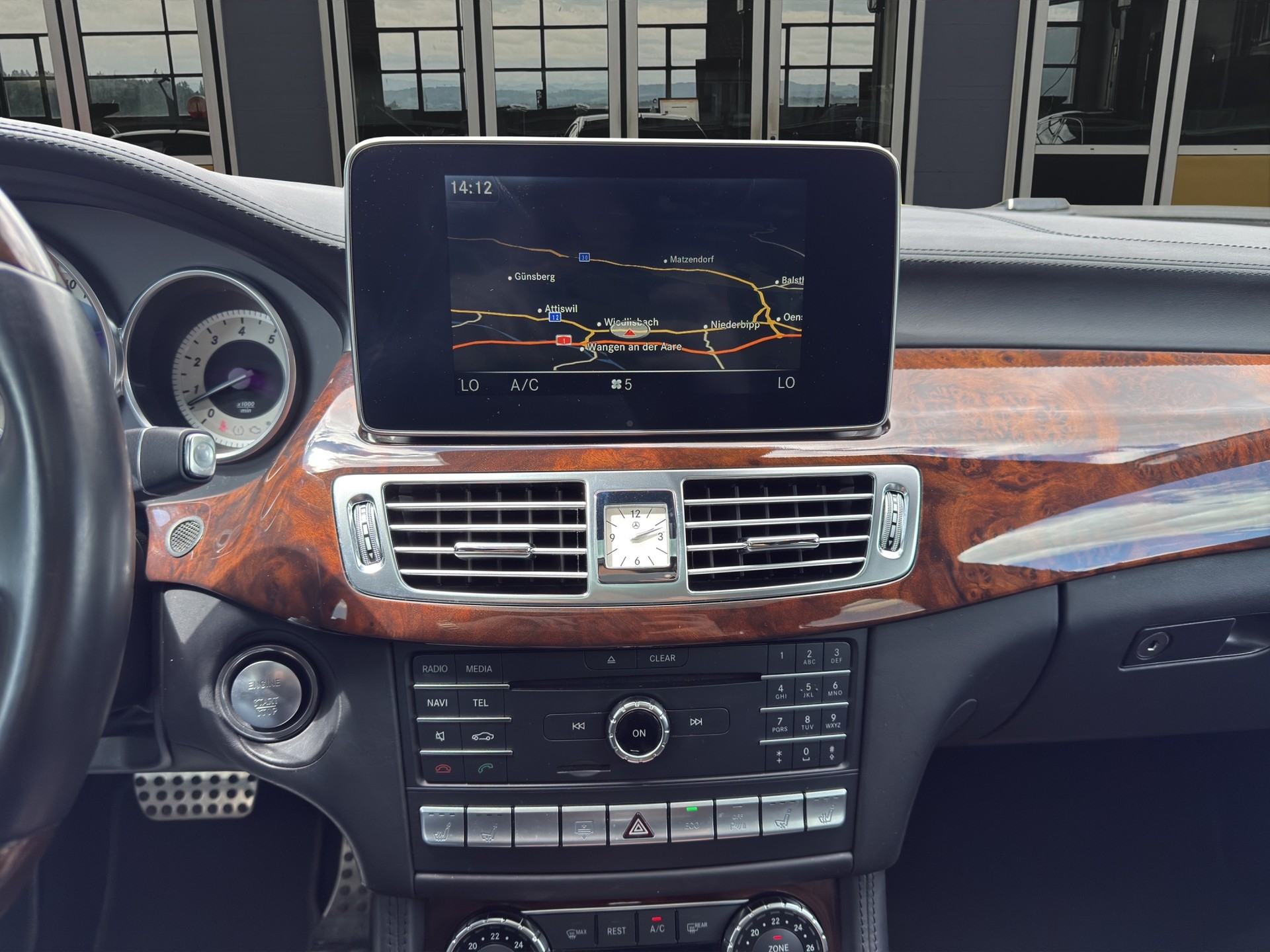 MERCEDES-BENZ CLS 400 V6 AMG Line-image-15