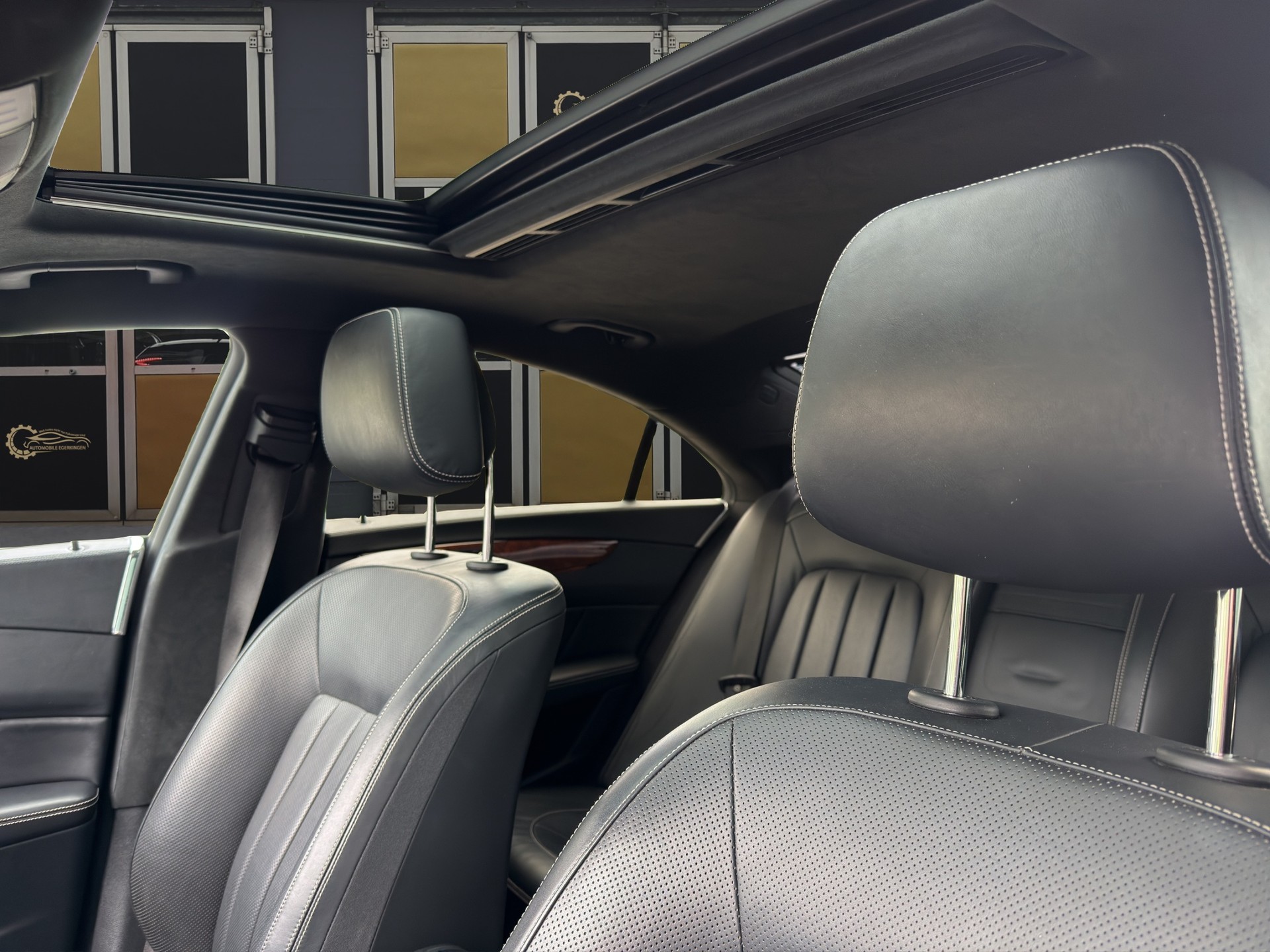 MERCEDES-BENZ CLS 400 V6 AMG Line-image-12
