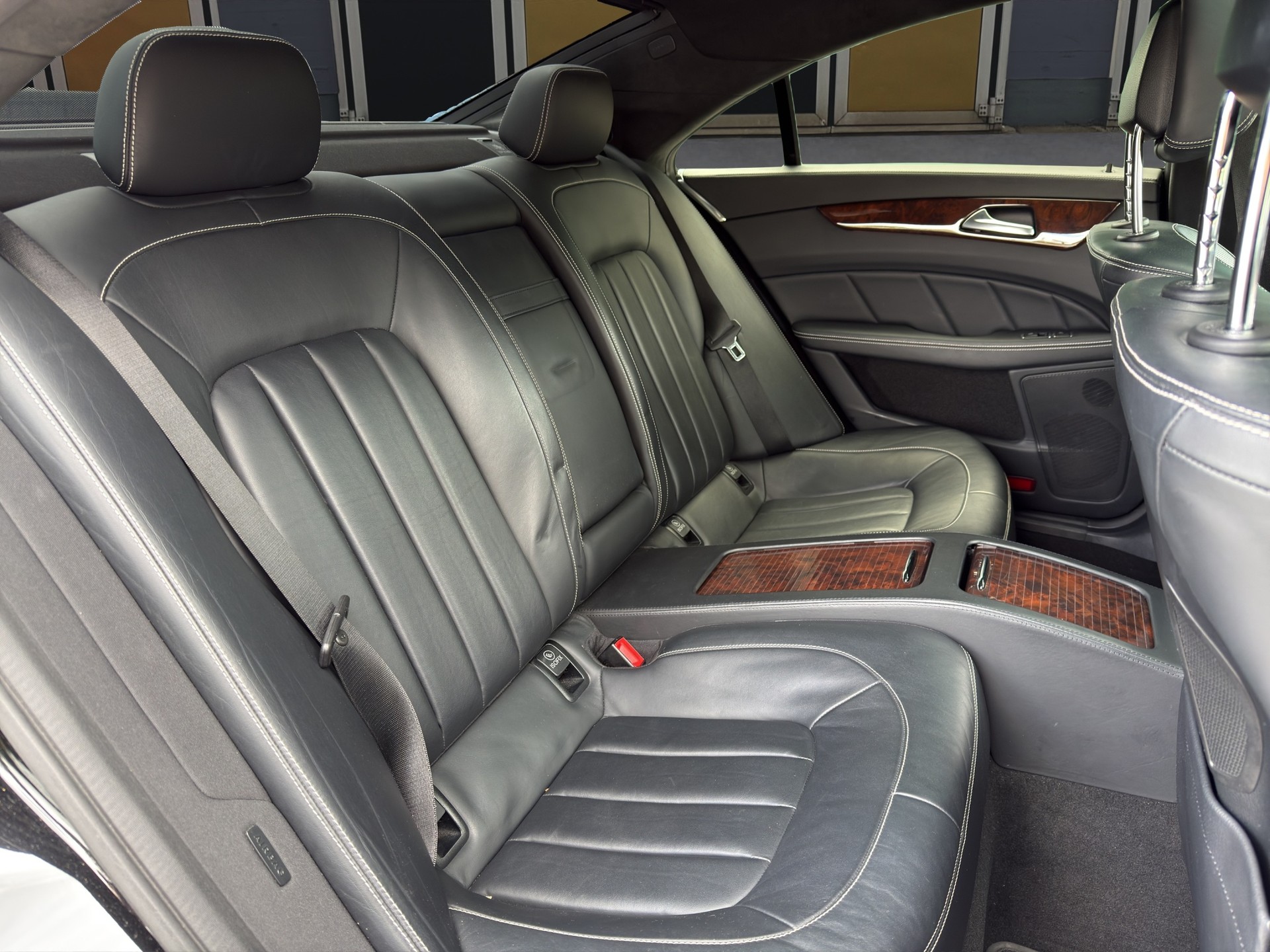 MERCEDES-BENZ CLS 400 V6 AMG Line-image-13