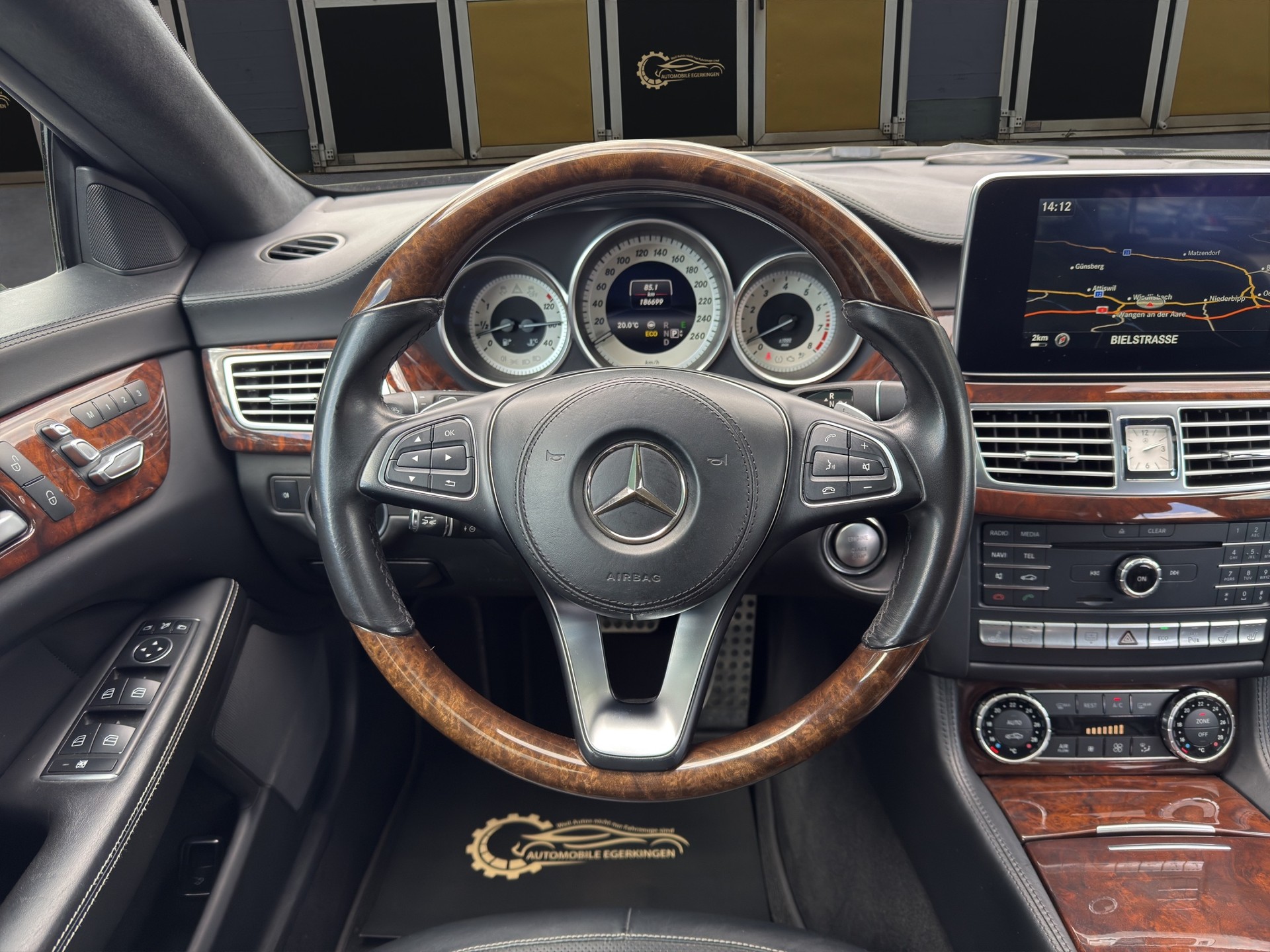 MERCEDES-BENZ CLS 400 V6 AMG Line-image-11
