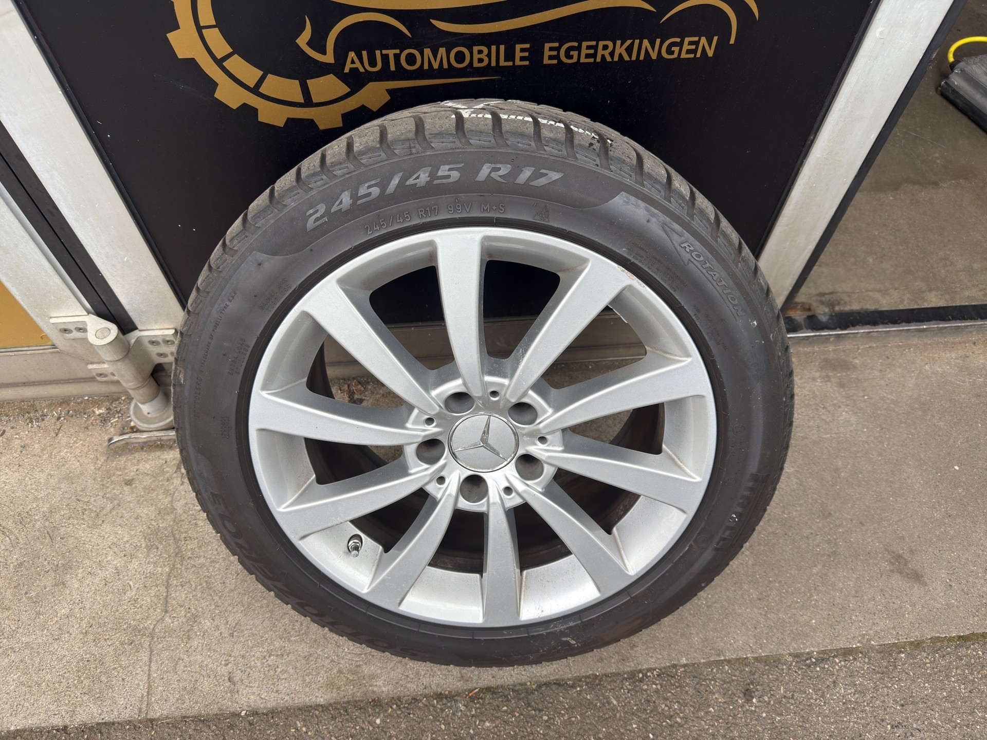 MERCEDES-BENZ CLS 400 V6 AMG Line-image-18