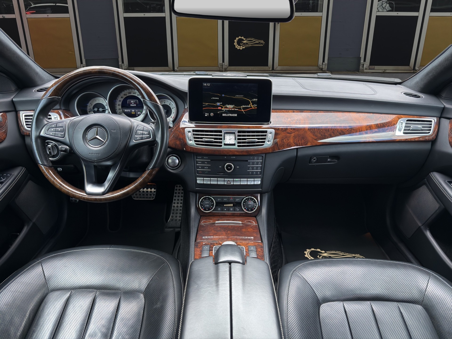 MERCEDES-BENZ CLS 400 V6 AMG Line-image-10