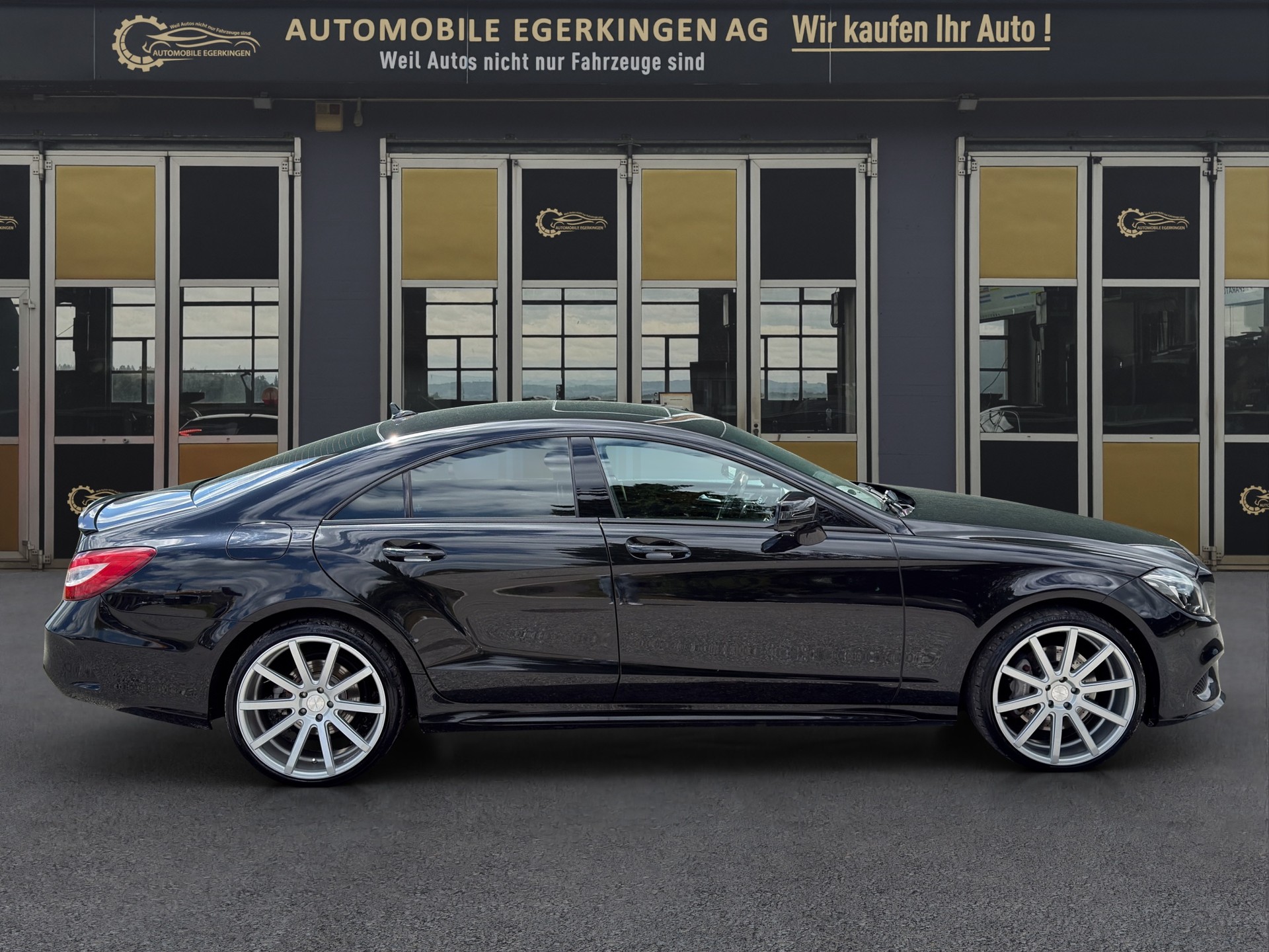 MERCEDES-BENZ CLS 400 V6 AMG Line-showroom-element-3