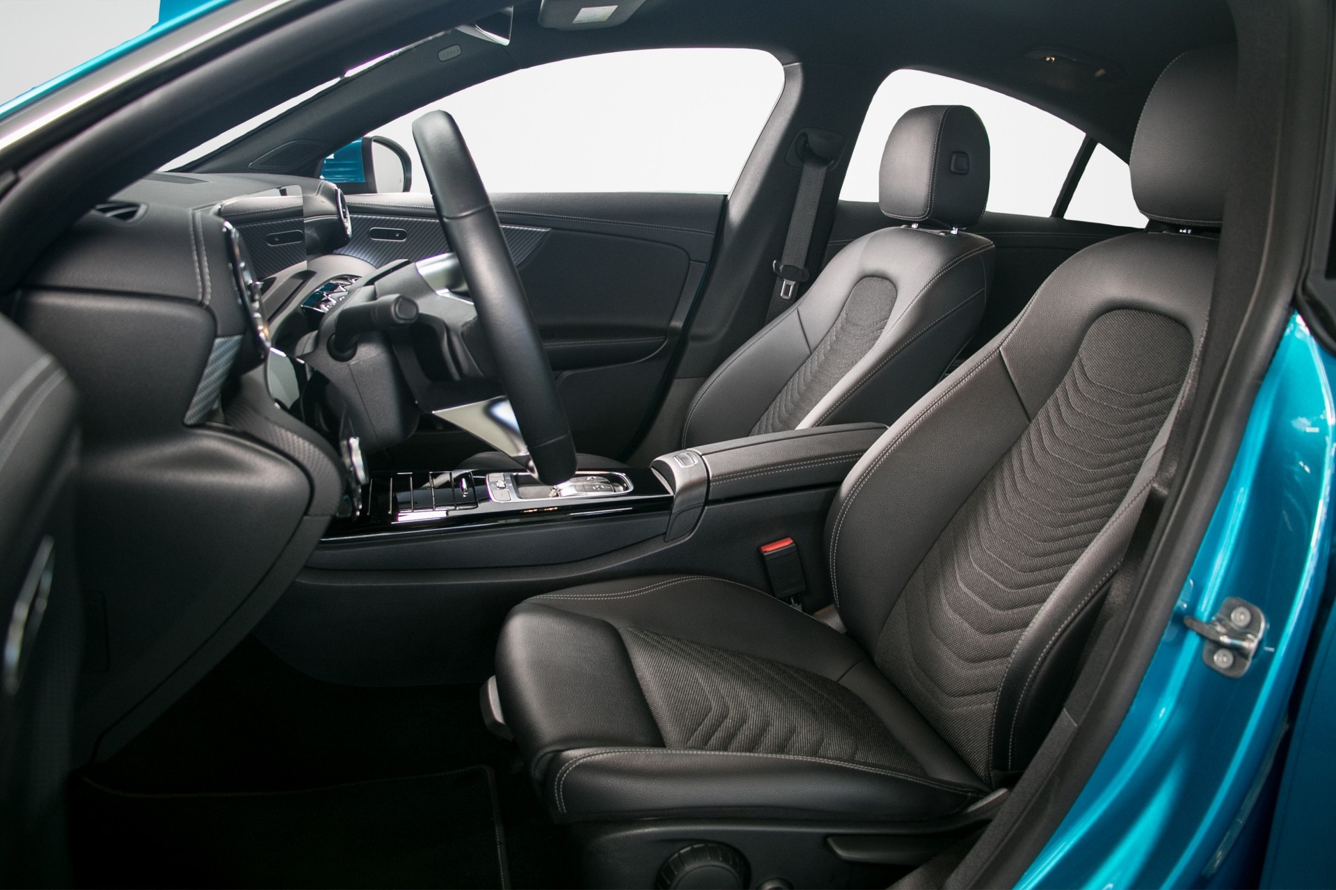 MERCEDES-BENZ CLA 220 4Matic 8G-DCT-image-9
