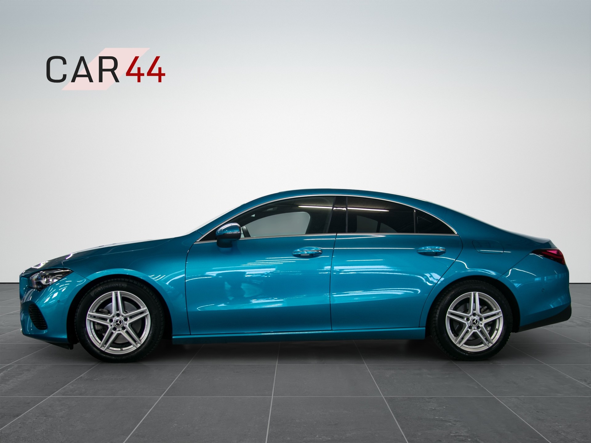 MERCEDES-BENZ CLA 220 4Matic 8G-DCT-showroom-element-1