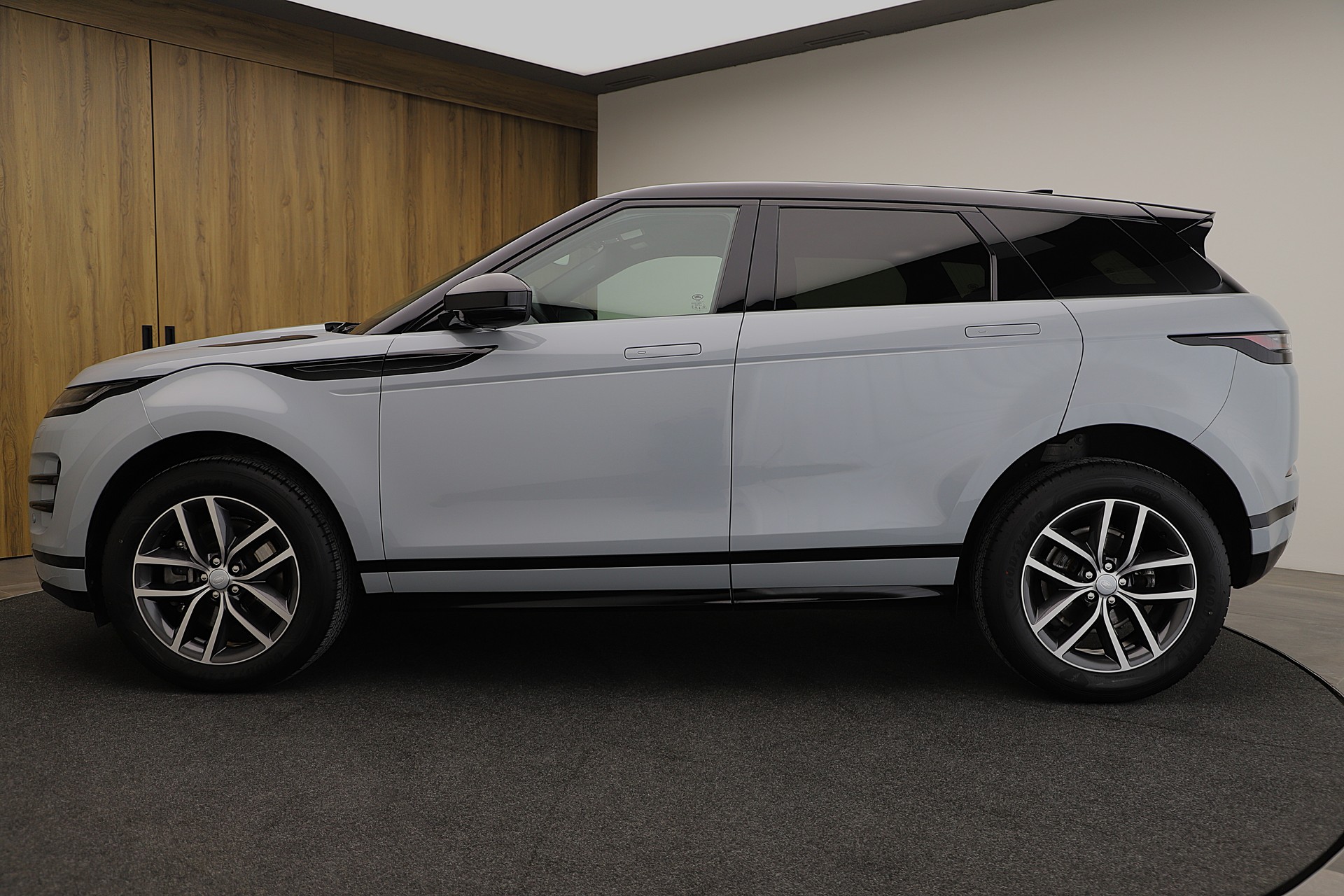 LAND ROVER Range Rover Evoque R-Dynamic D 200 MHEV SE AT9-image-2