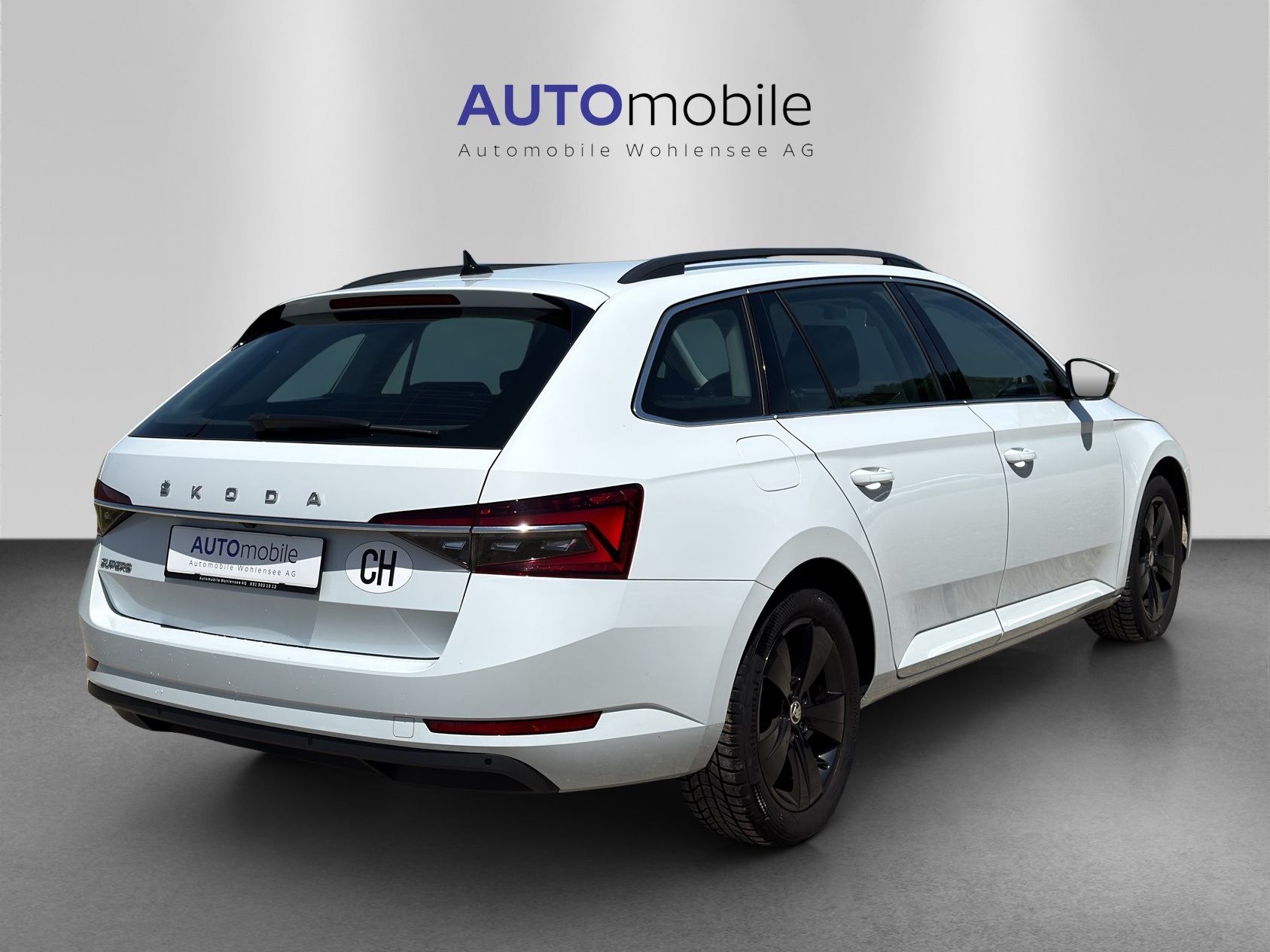 SKODA Superb Combi 2.0 TDi Ambition DSG-image-4