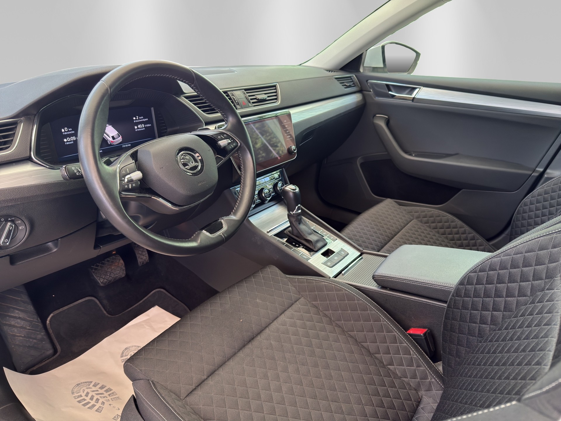 SKODA Superb Combi 2.0 TDi Ambition DSG-image-7