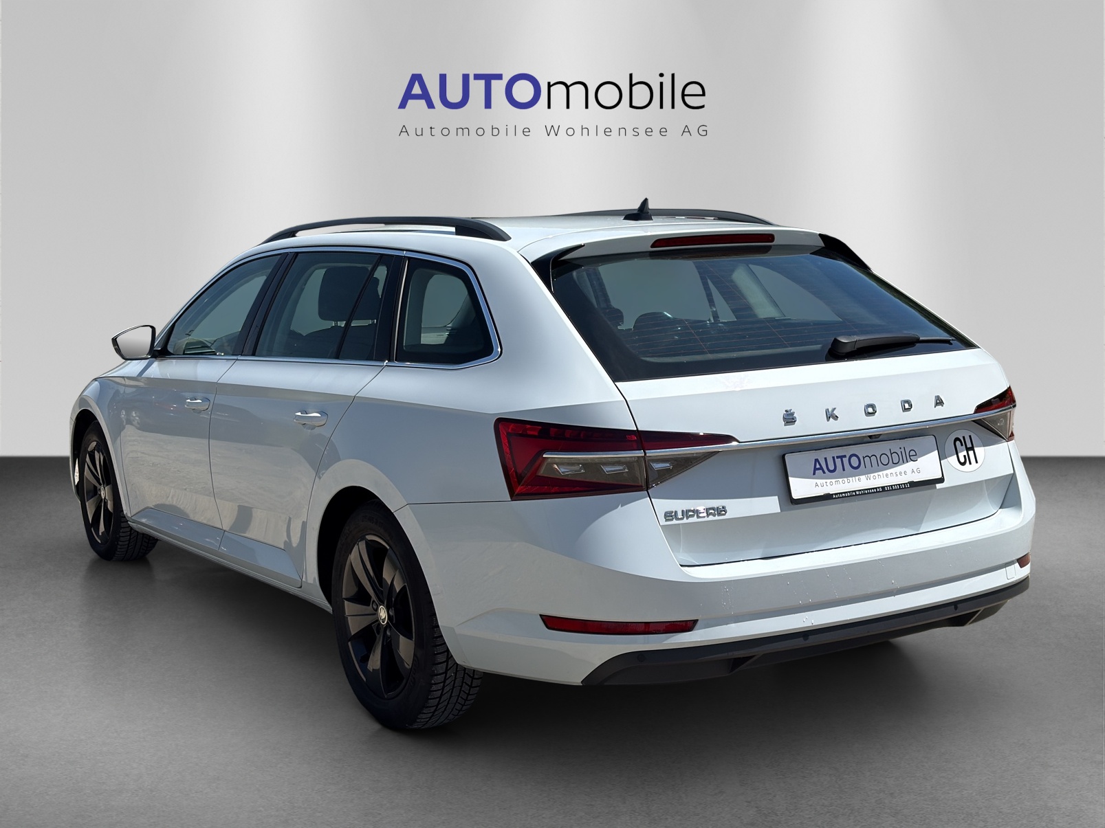 SKODA Superb Combi 2.0 TDi Ambition DSG-image-6