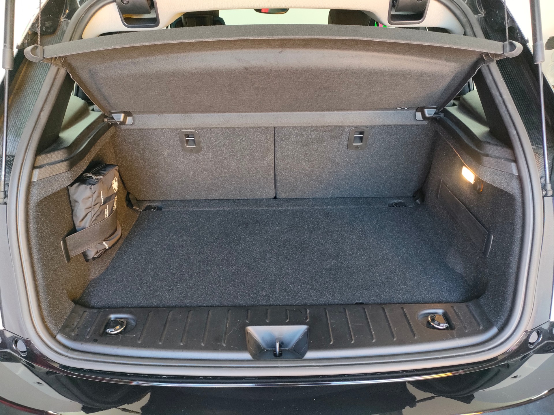 BMW i3 (94Ah)-image-13