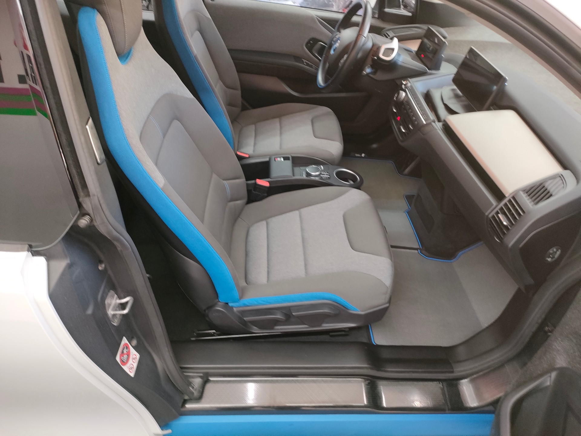 BMW i3 (94Ah)-image-10