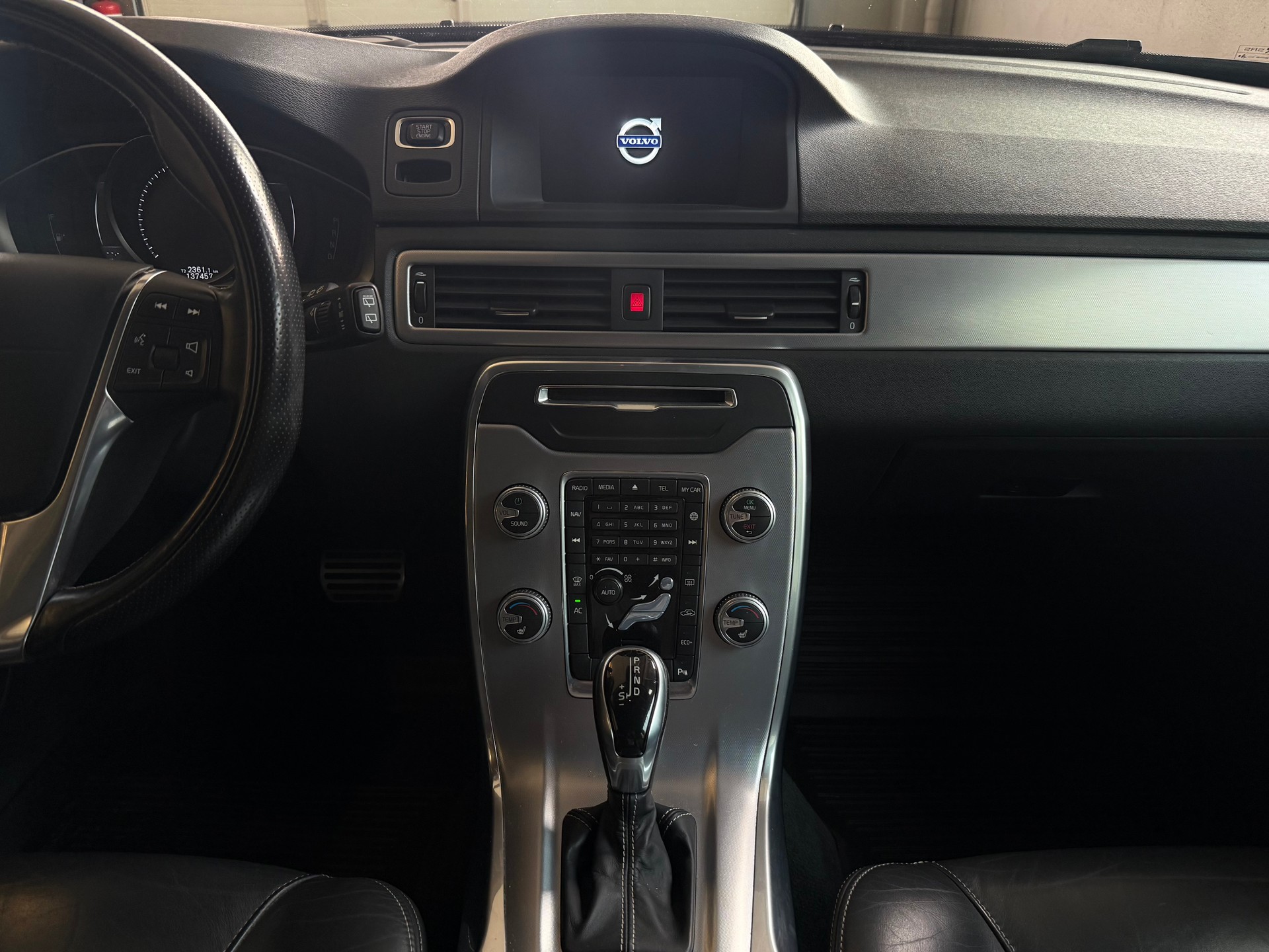 VOLVO XC70 D4 Momentum Dynamic Edition Geartronic-image-13