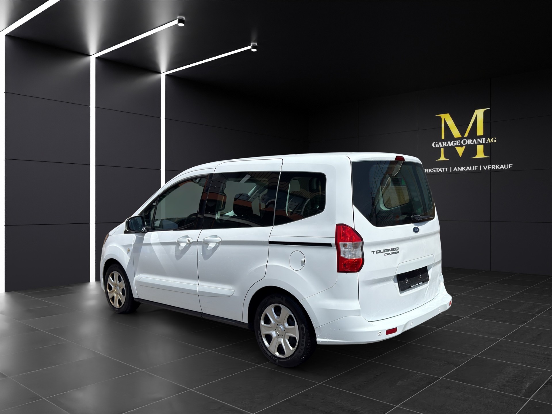 FORD Tourneo Courier 1.0 SCTi Titanium-showroom-element-2