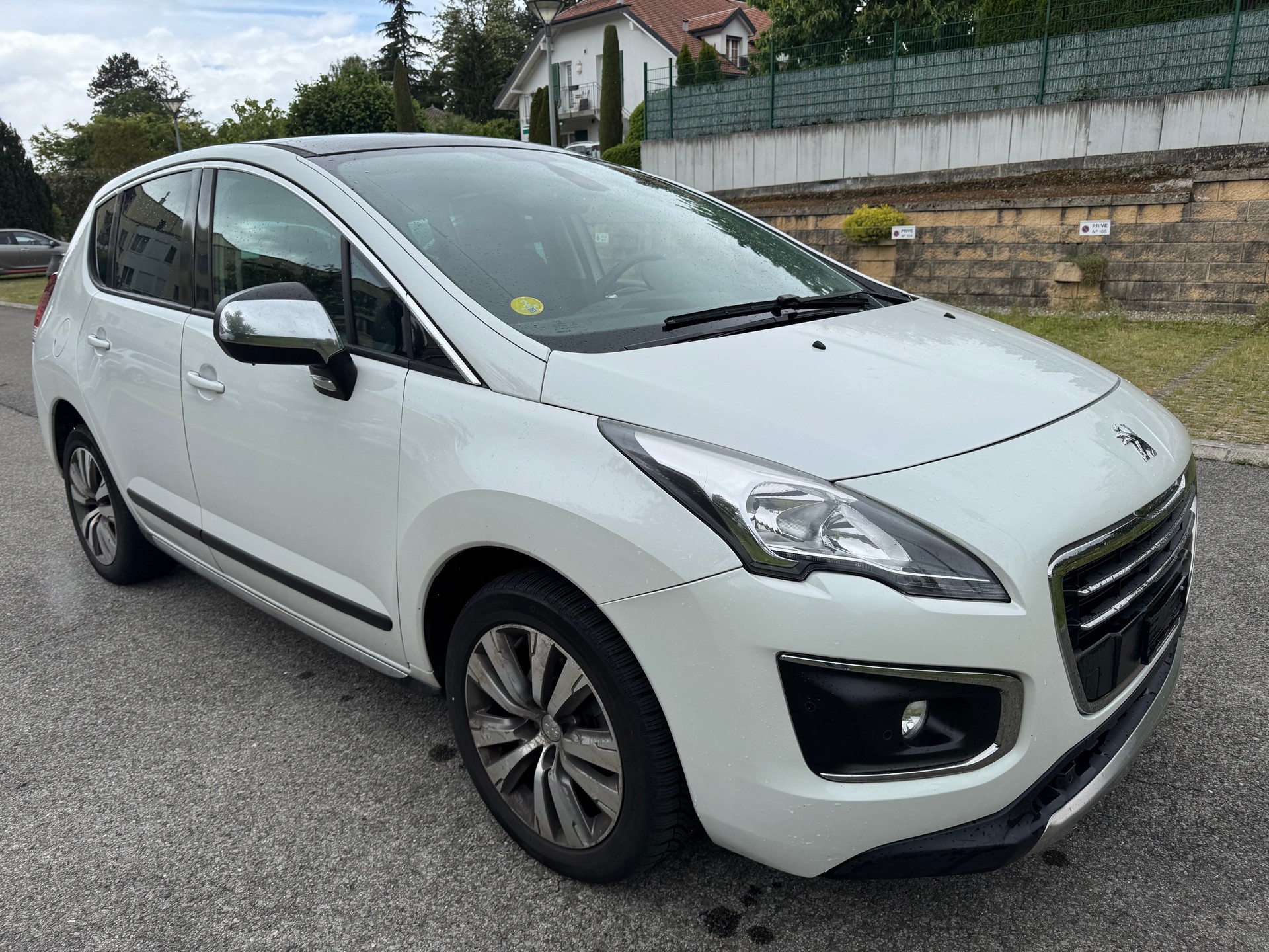 PEUGEOT 3008 1.6 Blue HDI Sensation Tiptronic