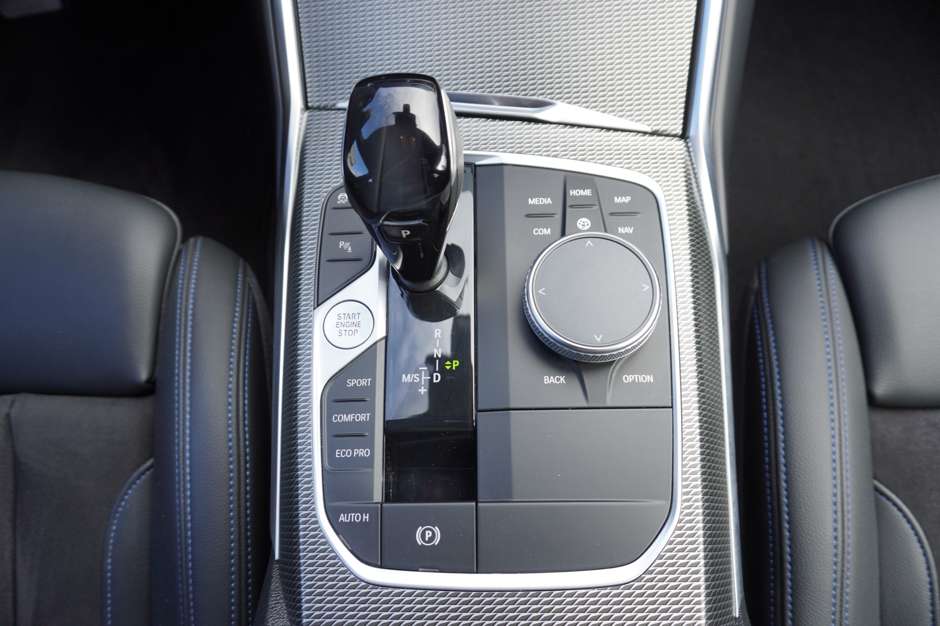 BMW 320d xDrive 48V Touring M Sport Steptronic-image-15