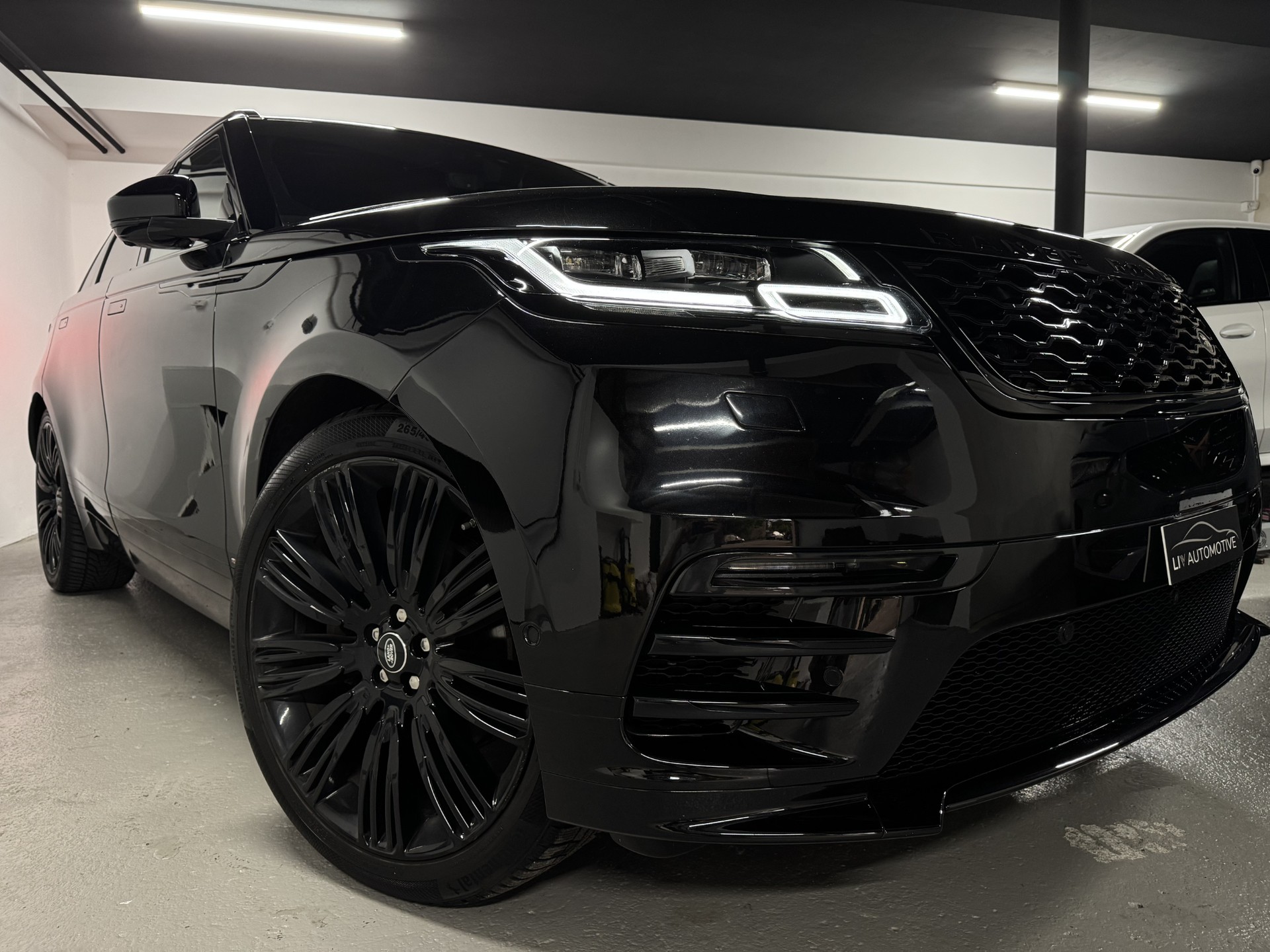LAND ROVER Range Rover Velar R-Dynamic P 300 HSE Automatic-image-4
