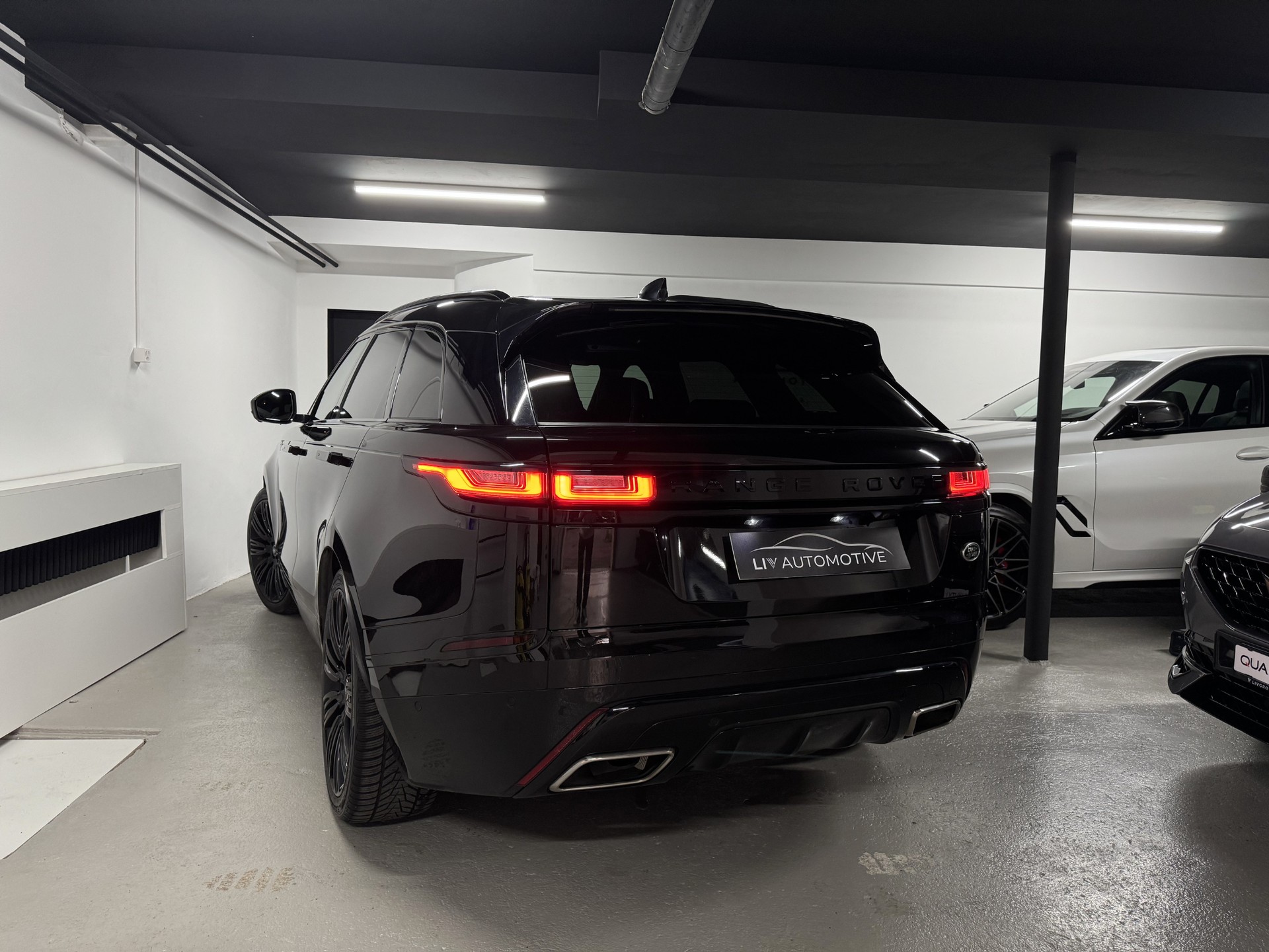 LAND ROVER Range Rover Velar R-Dynamic P 300 HSE Automatic-image-1