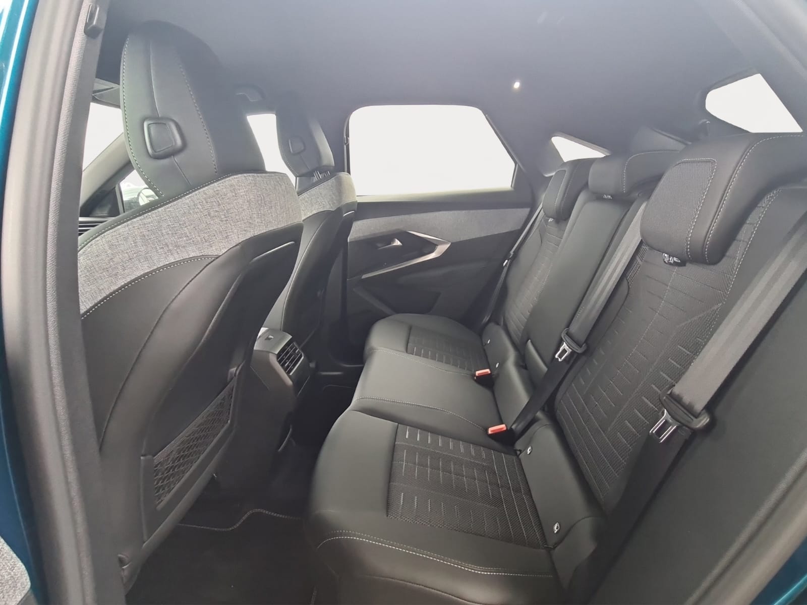 PEUGEOT 3008 145 e-DCS6 Hybrid GT-image-14