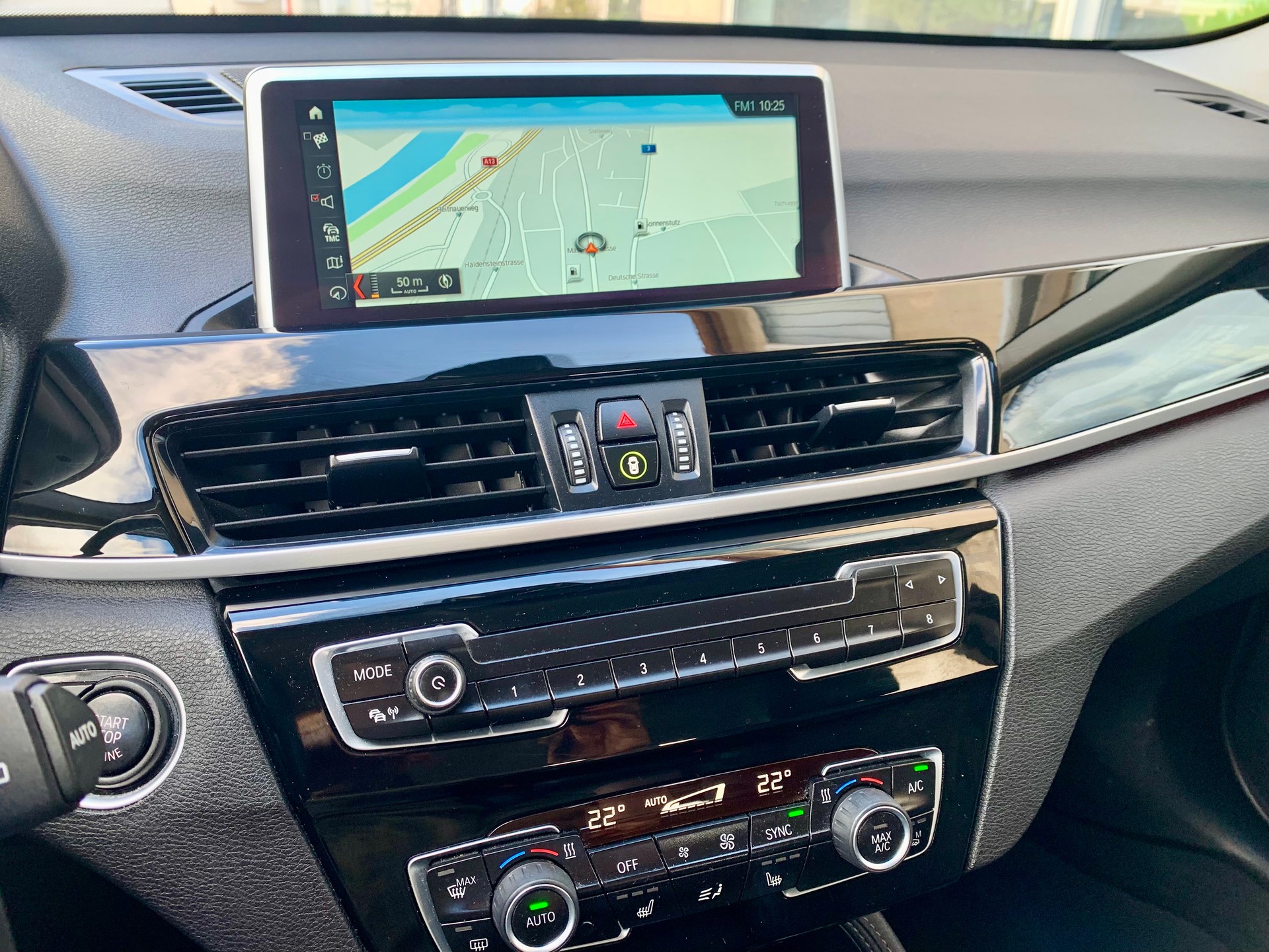 BMW X1 xDrive 20i xLine-image-10